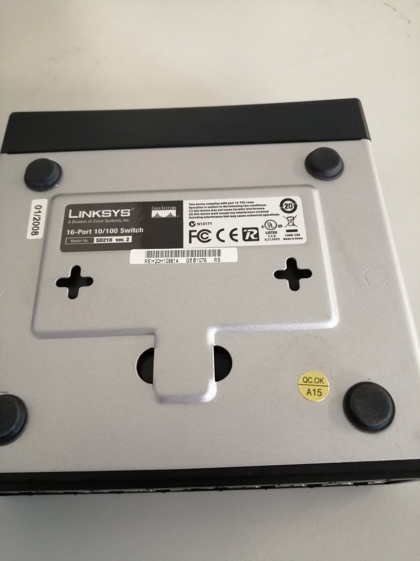 Linksys 16-Port 10/100 Desktop Switch (   SD216  VER 2 USED )