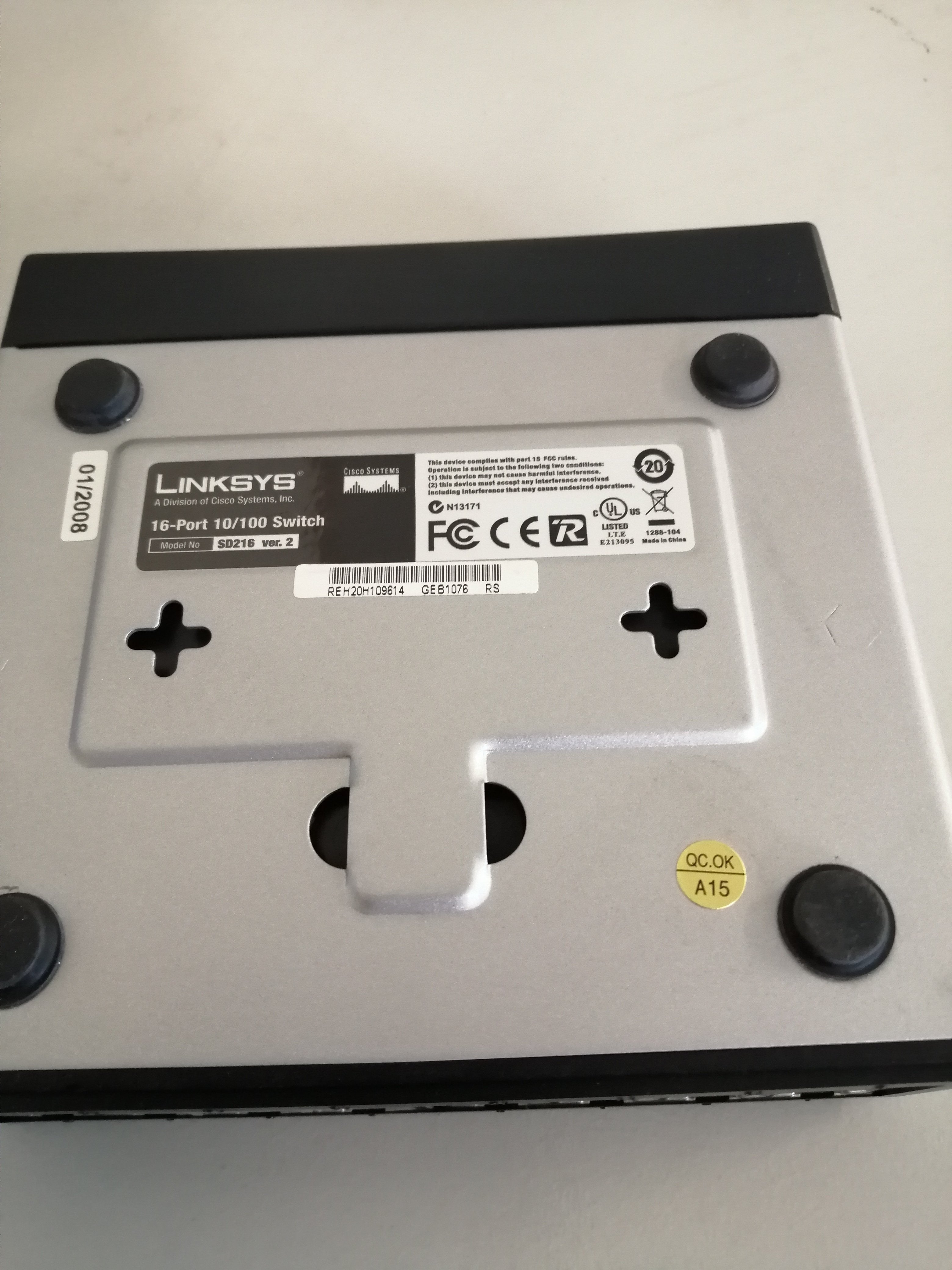 Linksys 16-Port 10/100 Desktop Switch (   SD216  VER 2 USED )