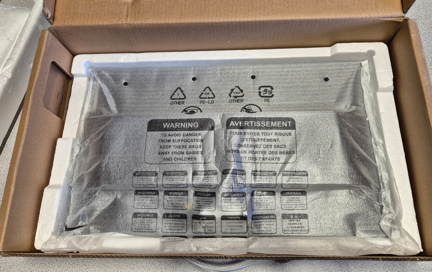 Lenovo ThinkVision S22e-19 21.5” Full HD Monitor - BOXED w/ stand ( 01YY071 ) USED