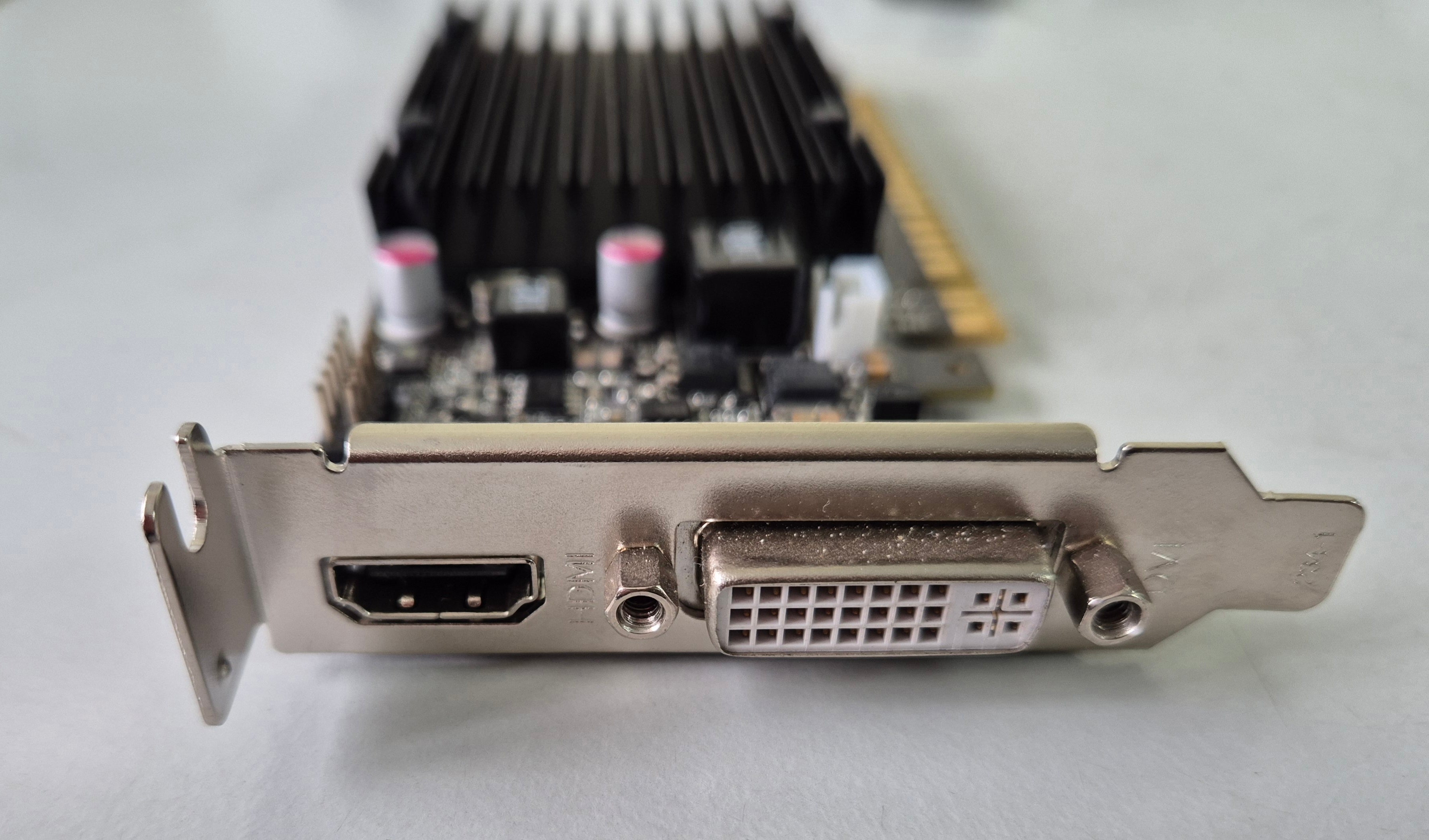 EVGA GeForce GT 210 1GB DDR3 DVI HDMI Graphics Card ( 01G-P3-1313-KR ) USED