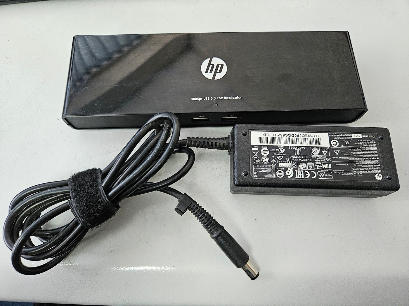 HP 3005pr USB 3.0 Port Replicator W/PSU ( HSTNN-IX06 681280-001 ) USED