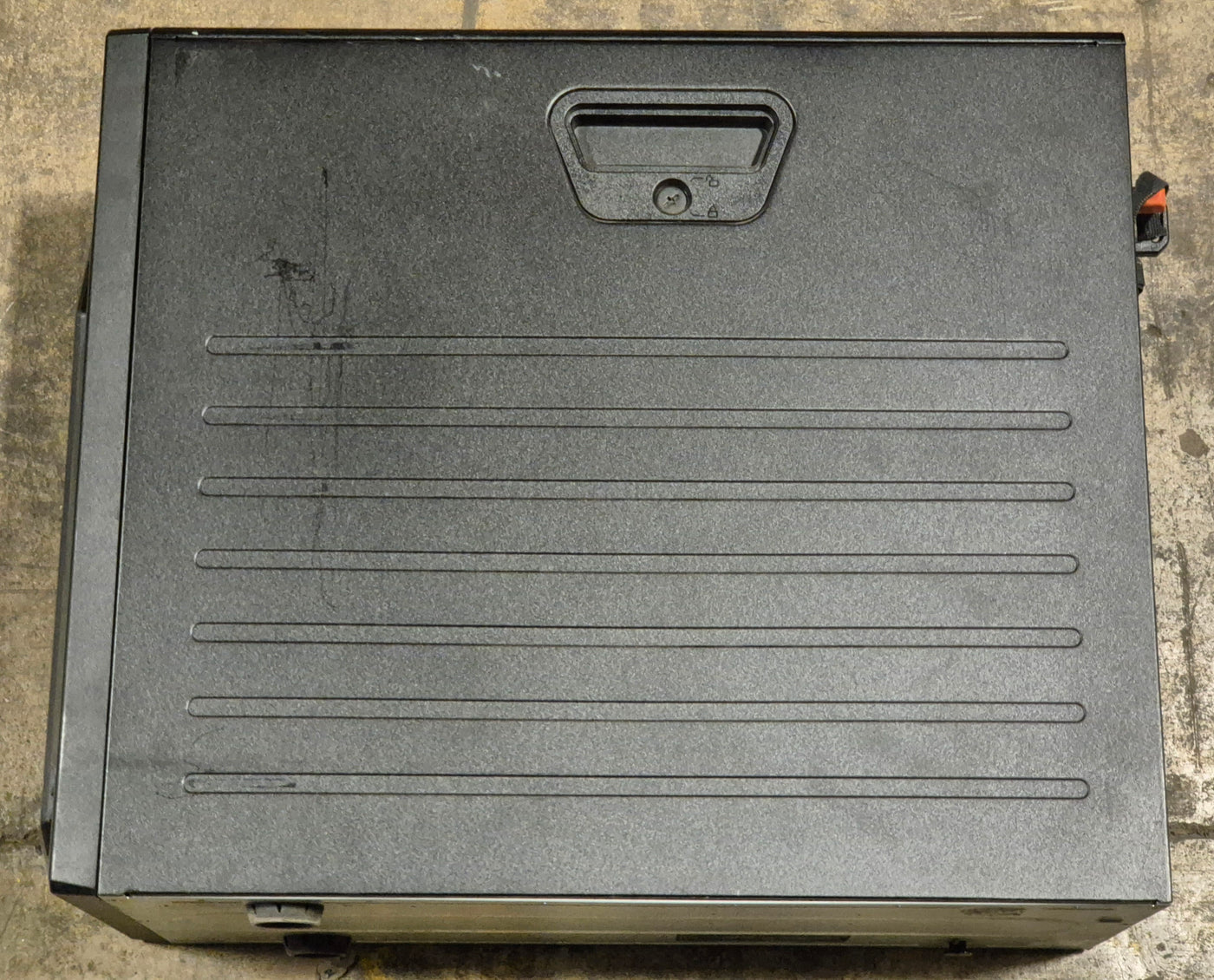 Dell PowerEdge T310 8GB RAM Xeon X3450 2.67GHz NO OS NO HDD Dual PSU WinSVR 2008 COA x2 Caddies ( E09S ) USED