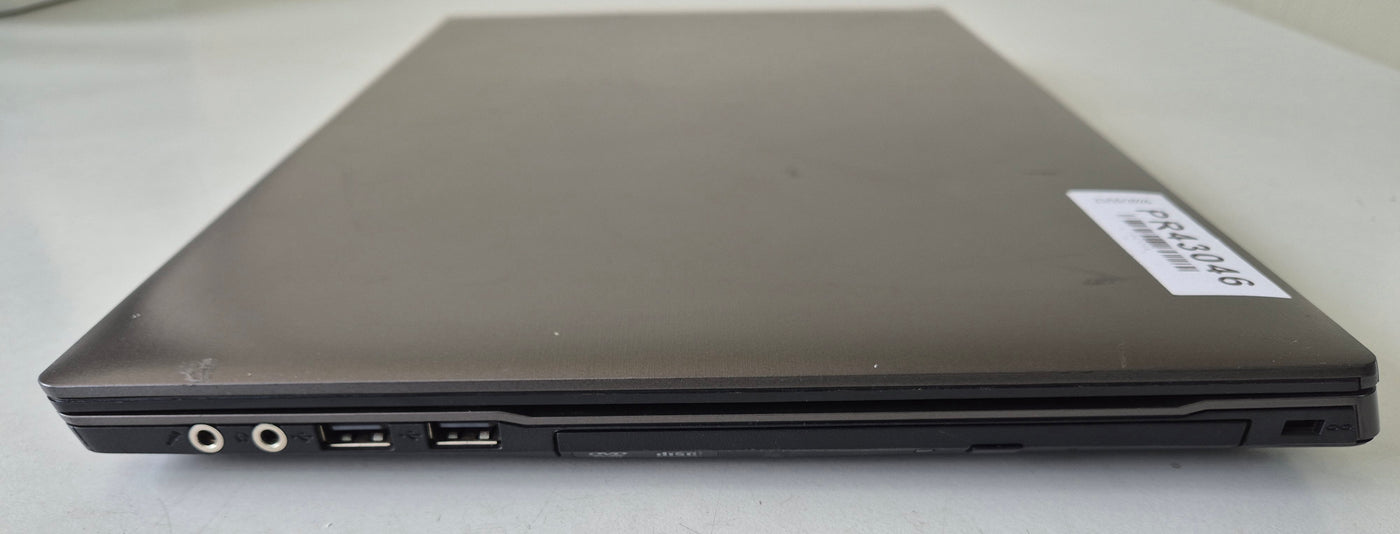 Clevo W550EU Notebook PC Dual Core NO OS NO HDD 4GB RAM Win8.1Pro COA Present 15.6" SPR