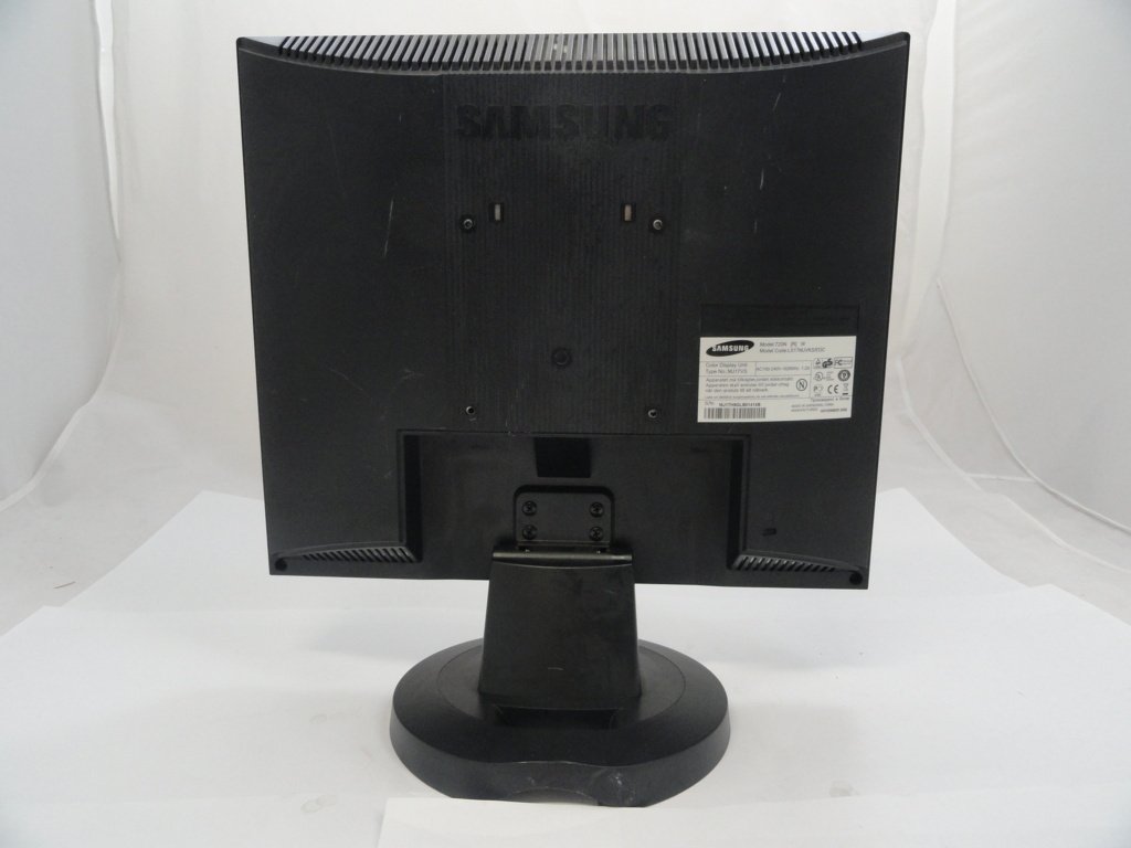 MJ17VS - Samsung 720N Syncmaster LCD 17" Monitor - USED