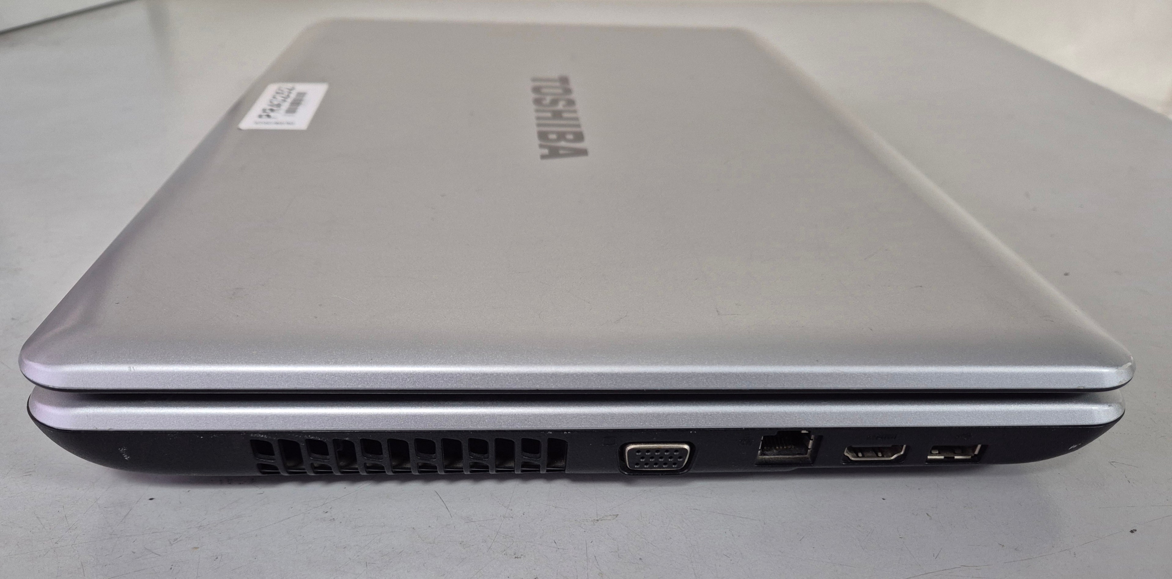 Toshiba Satellite L450D-11G 160GB HDD 2GB RAM DVD AMD Sempron 2.1GHz Win7 Home 15.6" ( PSLY5E-00C01LEN ) USED