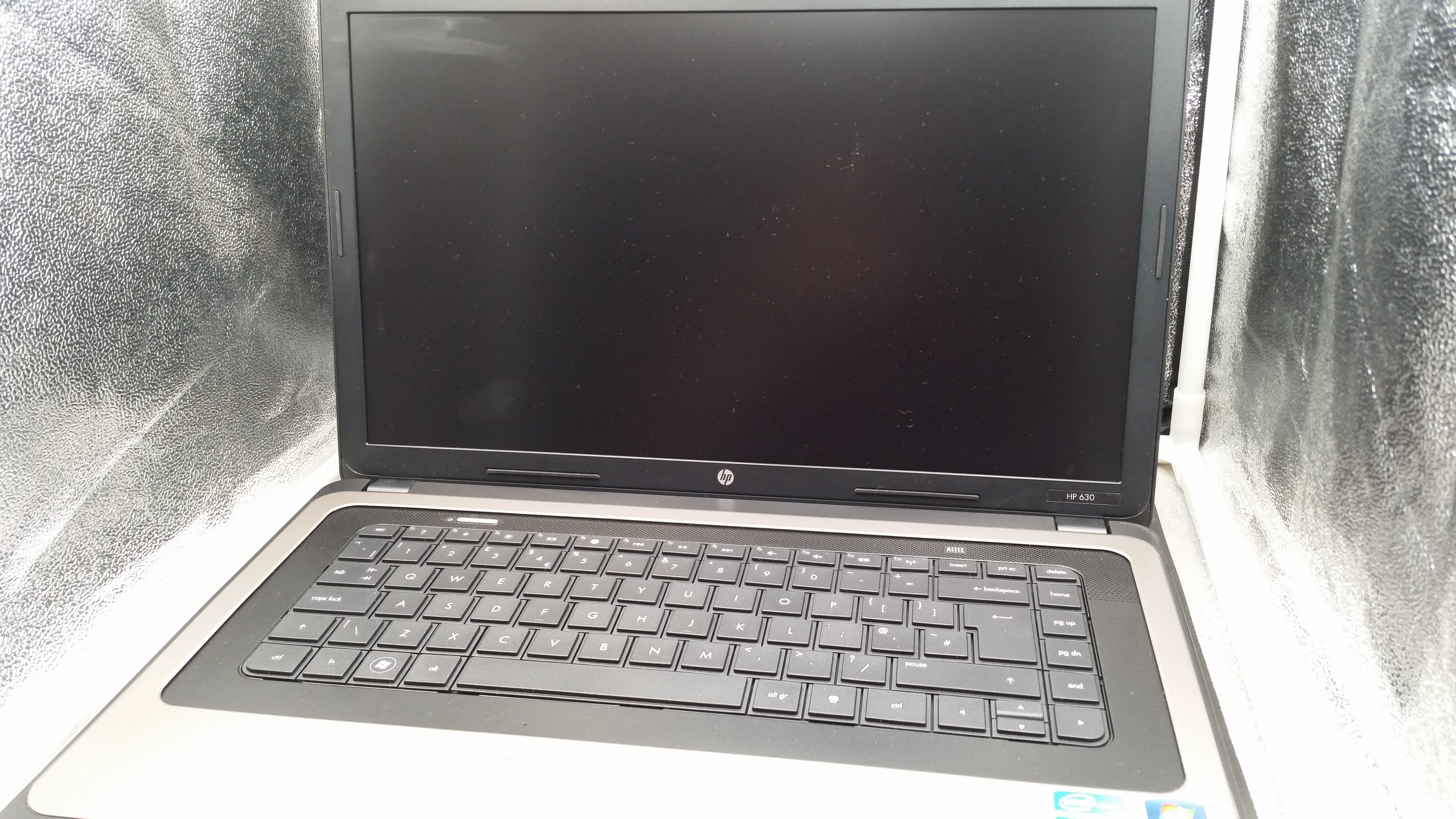 HP 630 Intel Core i3 M370 @ 2.40 GHz 4GB 500GB Windows 7 Pro (Ref)