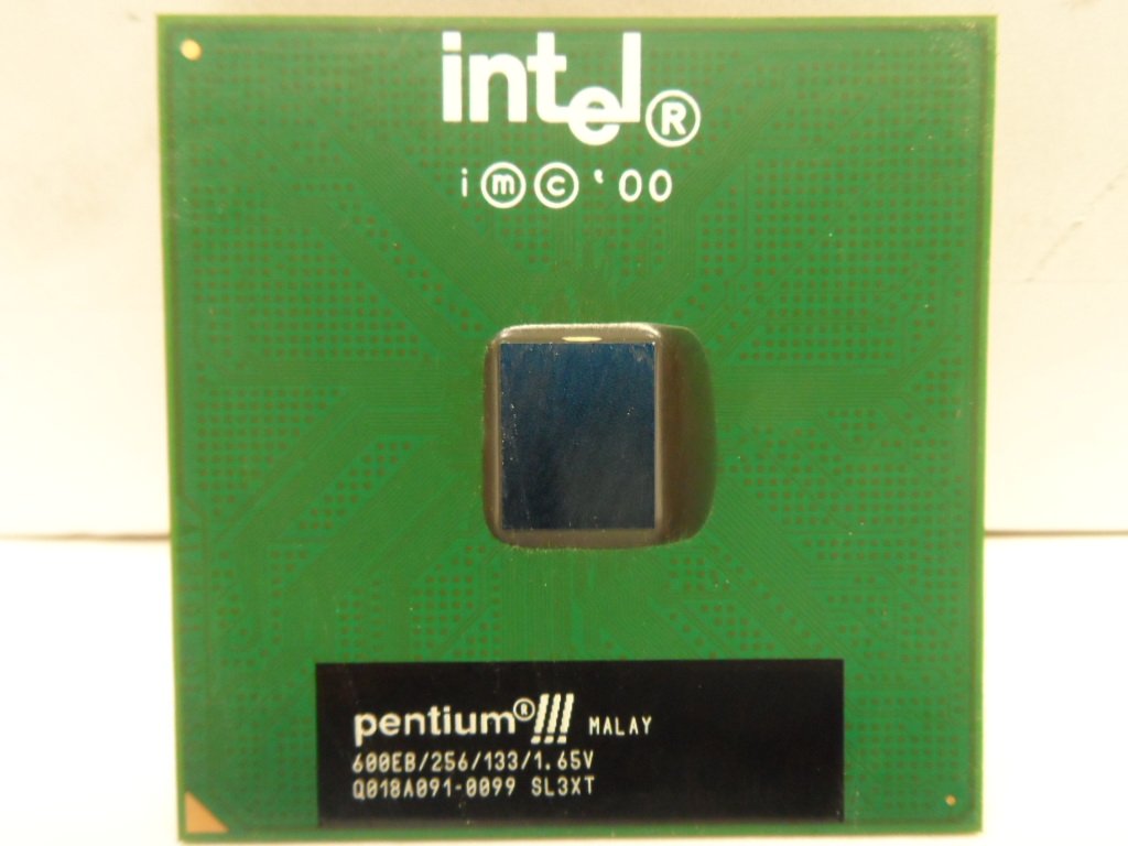 Intel Pentium III 600MHz 133MHz 256KB Socket 370 CPU ( SL3XT ) REF