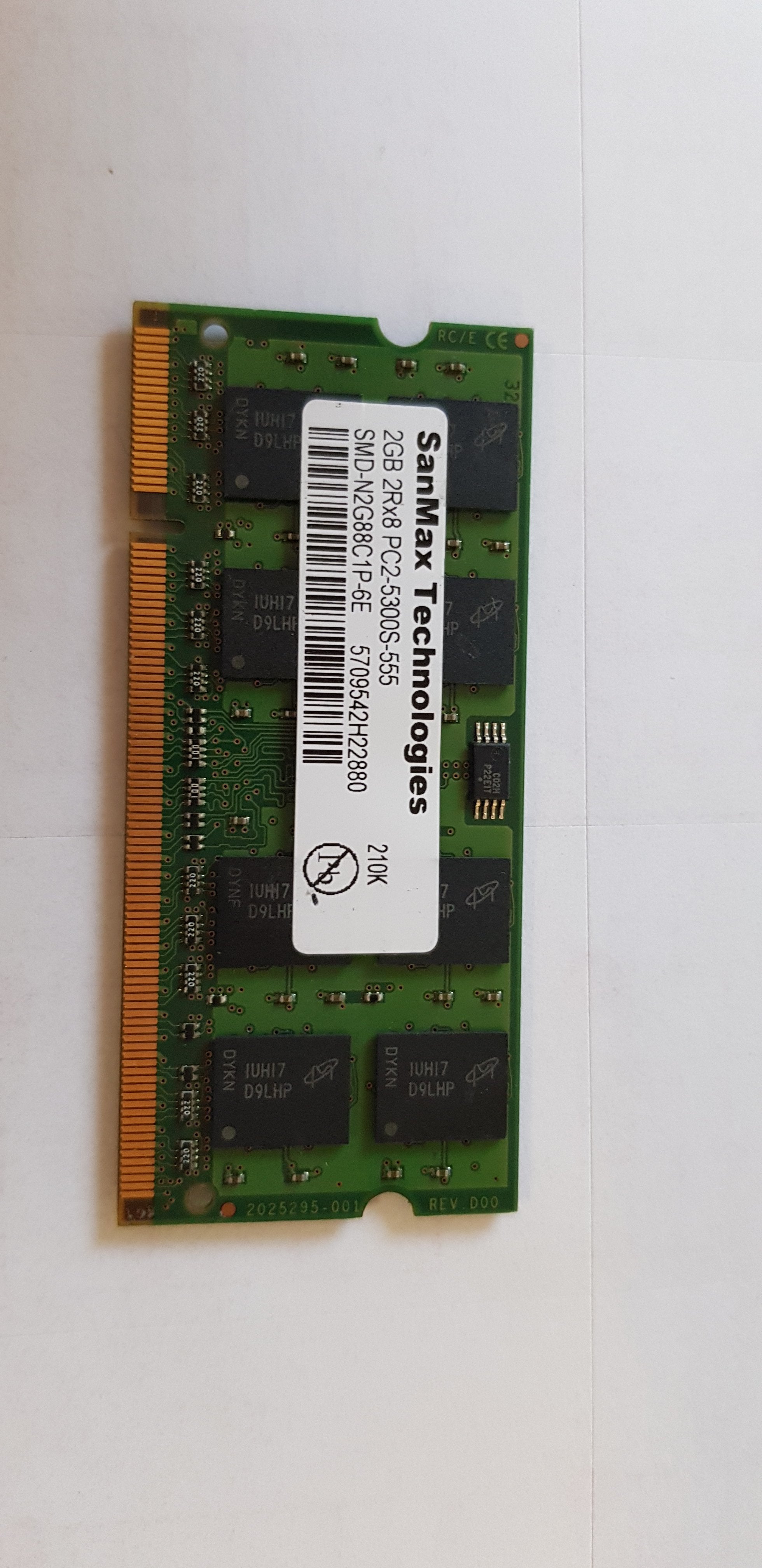 SanMax 2GB 2Rx8 PC2 5300S  DDR2 SODIMM 667MHz Memory Module (SMD-N2G88C1P-6E)