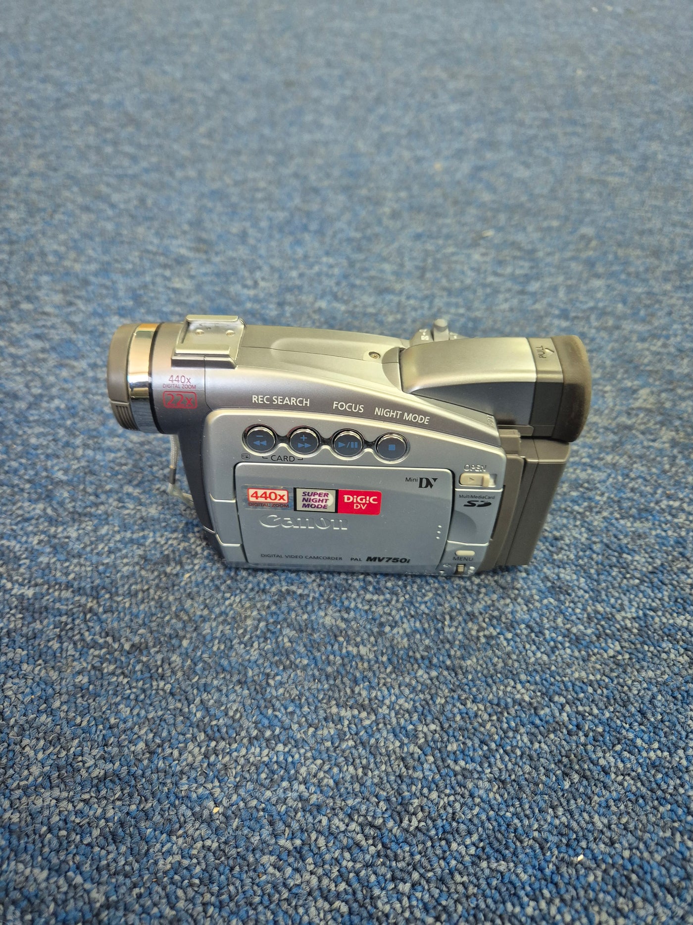 Canon Digital Video Camcorder - with accessories ( MV750i ) SPR READ DESCRIPTION