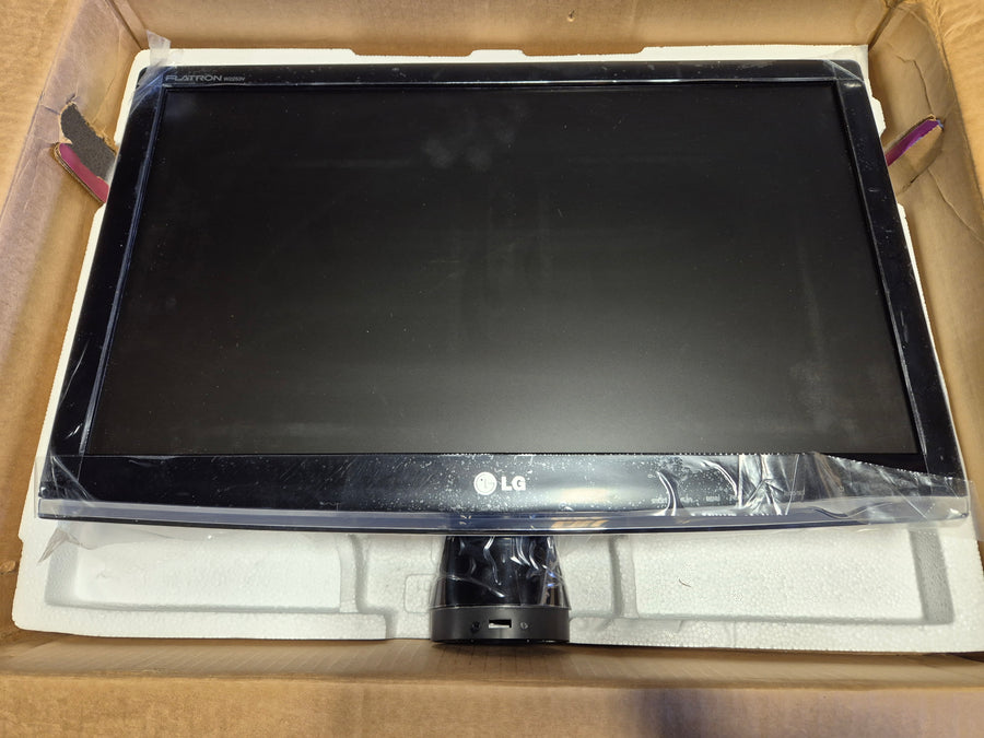 LG Flatron W2253V 22-inch Full HD LCD Monitor BOXED w/ accessories ( W2253VQV W2253V-PF ) USED