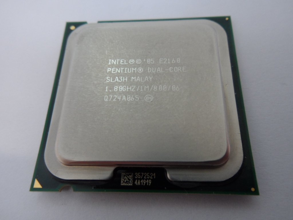 Intel Pentium Dual-Core E2160 1.80GHz Socket 775 1M 800 CPU ( SLA3H ) REF