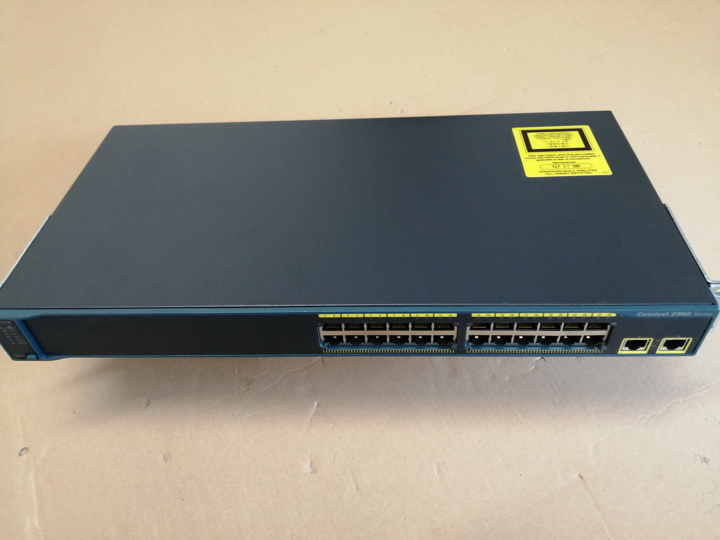 CISCO CATALYST 2960 SERIES 24 PORT SWITCH ( WS-C2960-24TT-L  USED )