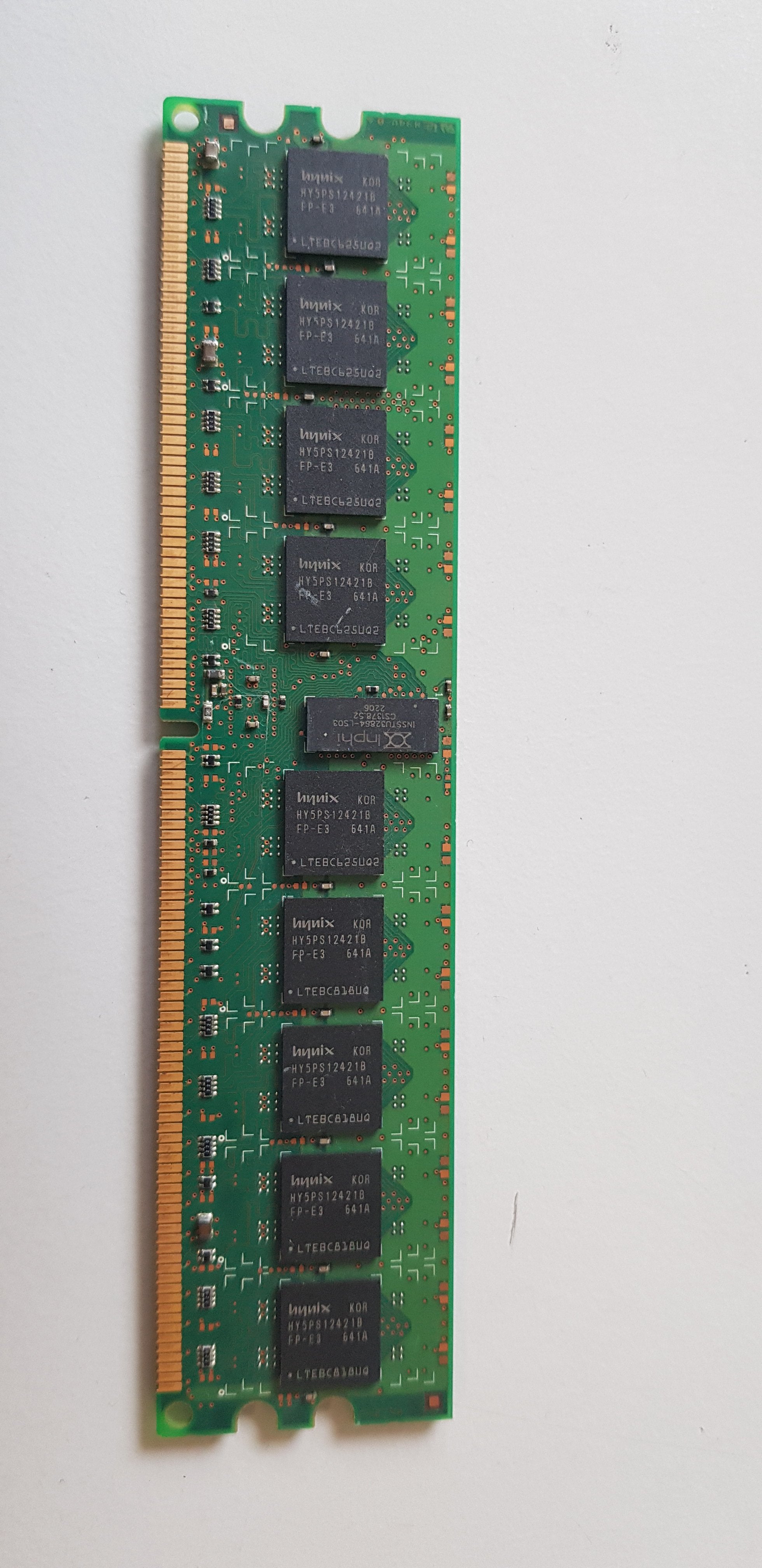 Hynix / IBM 1GB 1Rx4 PC2 -3200 DDR2-400MHz ECC Registered CL3 240-Pin DIMM Single Rank Memory Module (HYMP512R72BP4-E3 / 38L5915)