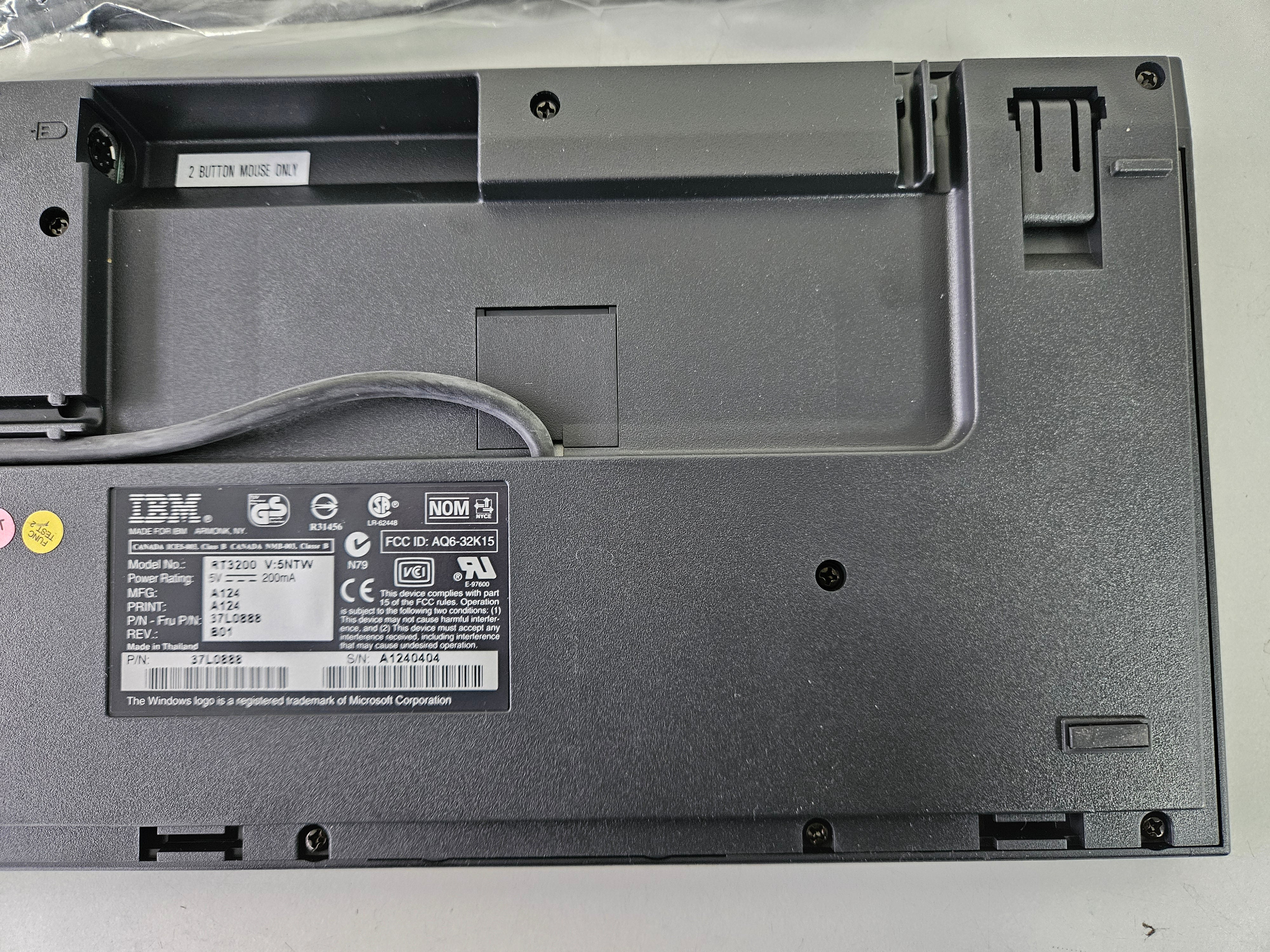 IBM RT3200 US Black Space Saver II PS/2 Wired Keyboard ( 37L0888 ) REF