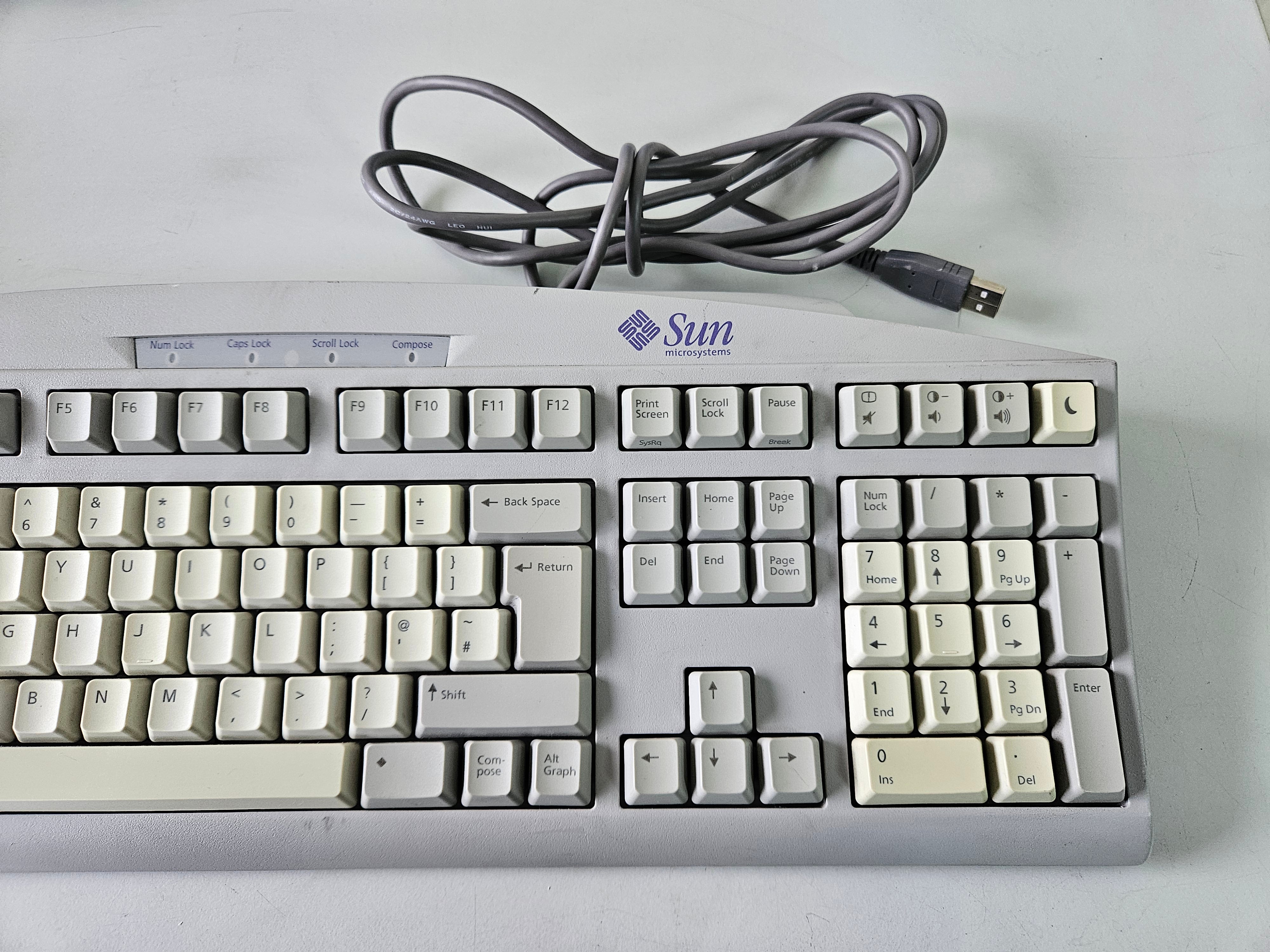 SUN Microsystems Type 6 USB UK Keyboard ( 320-1301-01 3201301-01 ) USED