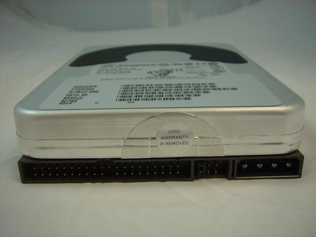Compaq Seagate IDE 3.2GB 3.5" IDE HDD ( 9J7012-031 ST33232A 262477-001 ) REF