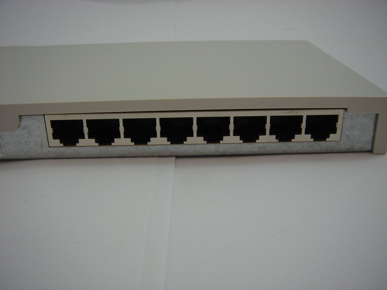 PR02864_3C16794_3Com, Office Connect Switch 8, 10/100 Fast - Image4