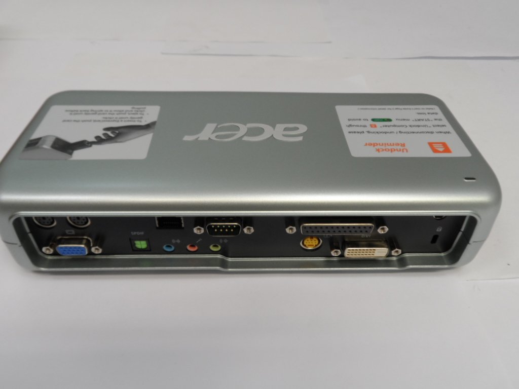 PR16034_LC.D0203.002_Acer ez Dock Lite Docking Station - Image2