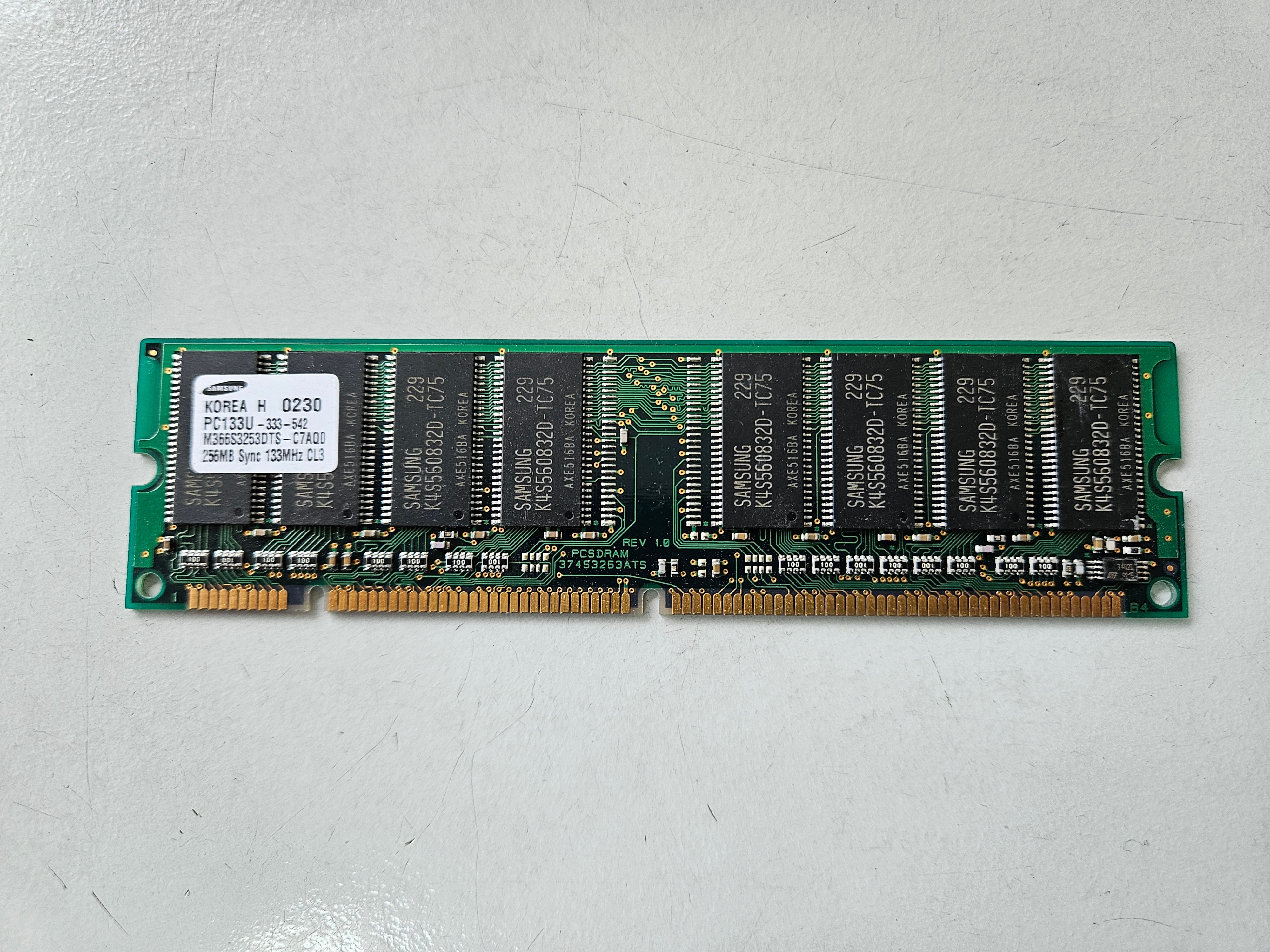 Samsung 256MB PC133 133MHz non-ECC Unbuffered CL3 168-Pin DIMM ( M366S3253DTS-C7AQ0 ) REF