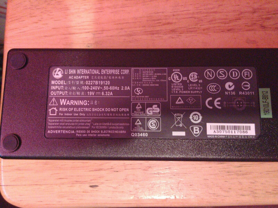 LI SHIN AC Adaptor (0227B19120 USED)
