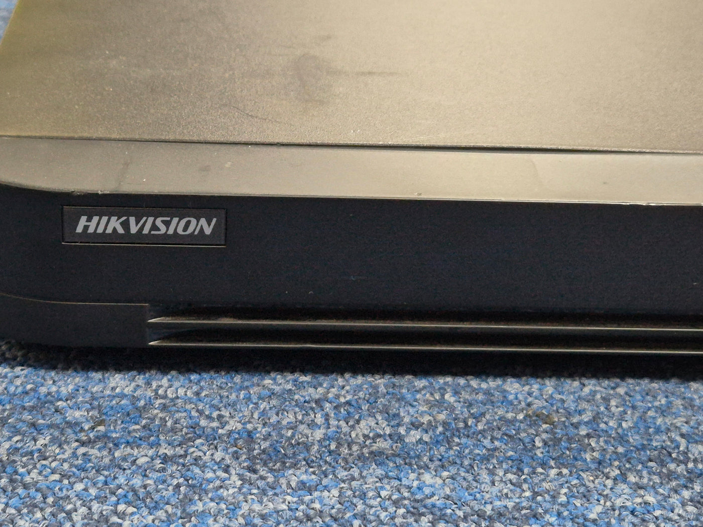Hikvision Digital Video Recorder - Embedded Net DVR 2x4TB HDD - passwords reset NO PSU ( DS-7216HUHI-K2 ) USED