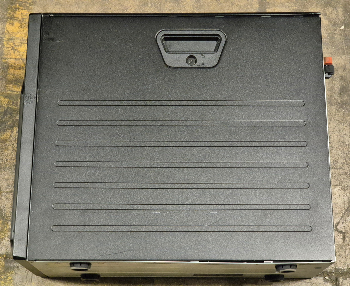 Dell PowerEdge T310 4GB RAM Xeon 2.67GHz NO HDD NO OS Dual PSU WinSVR 2008 COA ( E09S ) USED Damaged Plastics 