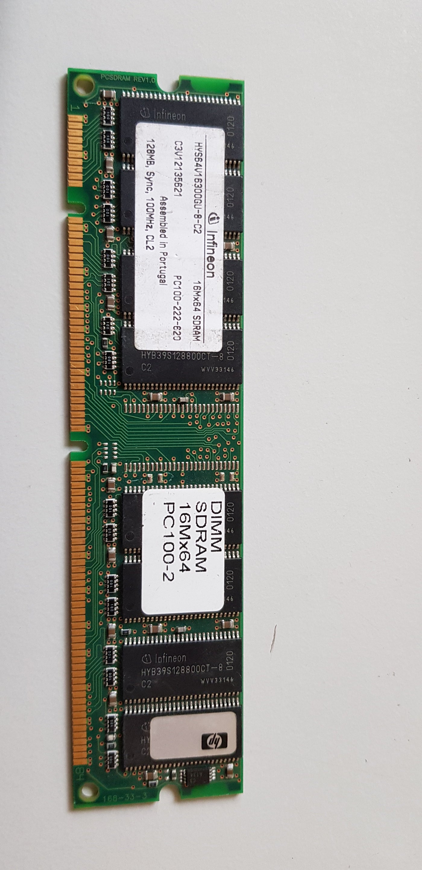 Infineon 128MB PC100 100MHz non-ECC Unbuffered CL2 168-Pin DIMM Memory Module (HYS64V16300GU-8-C2)