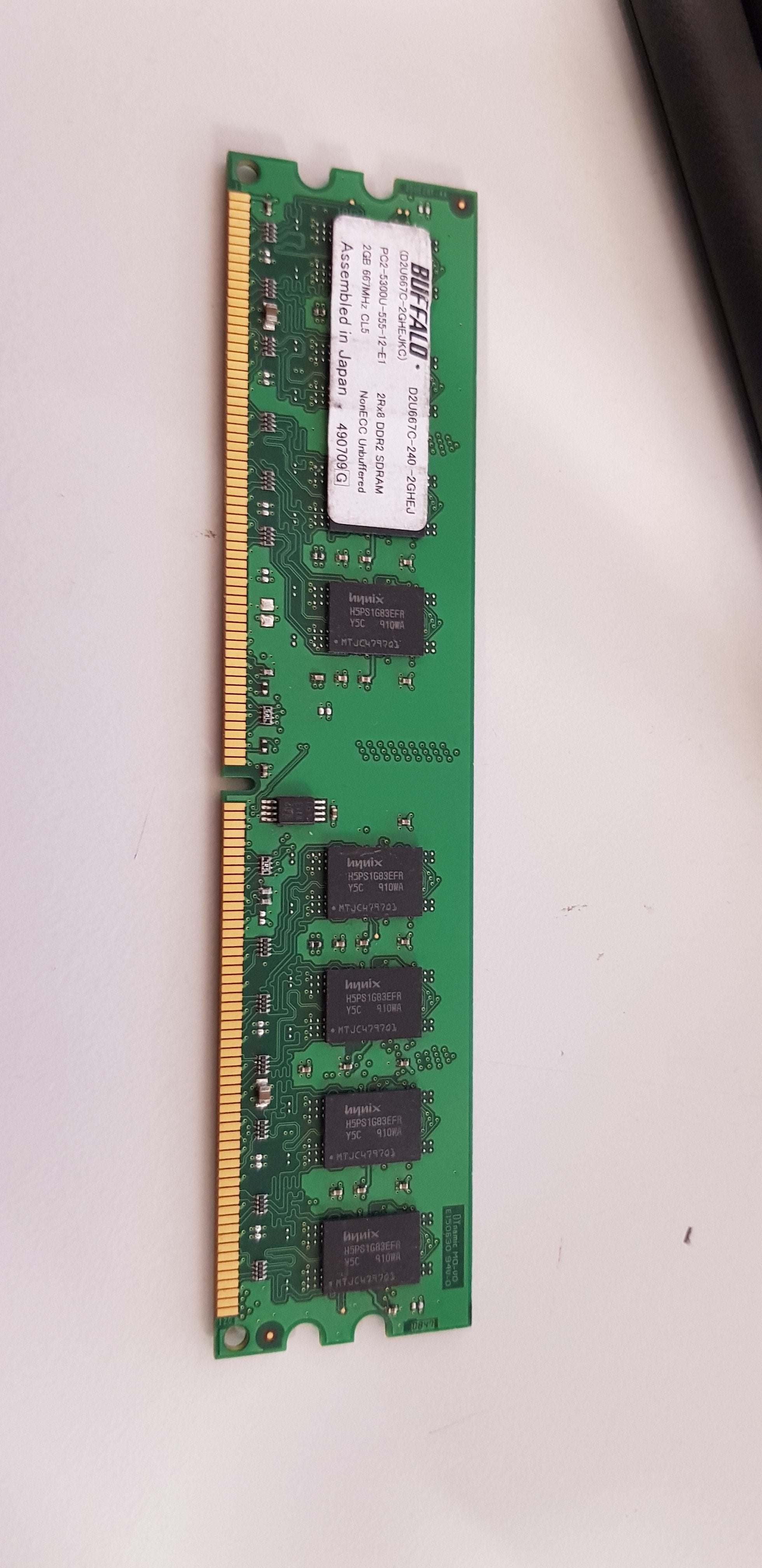 Buffalo 2GB PC2-5300U 667MHz DDR2 2RX8 Non-ECC Computer Memory  (D2U667C-240-2GHEJ)
