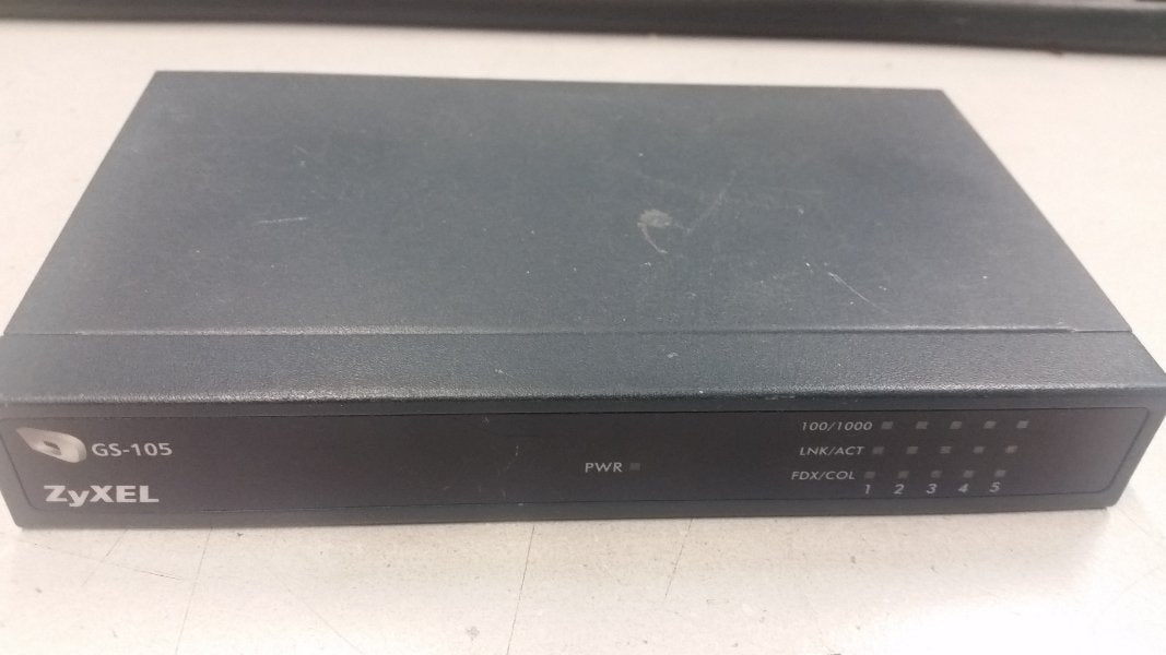 ZYXEL 5-port Gigabit Switch Silver PSU (GS 105A USED)