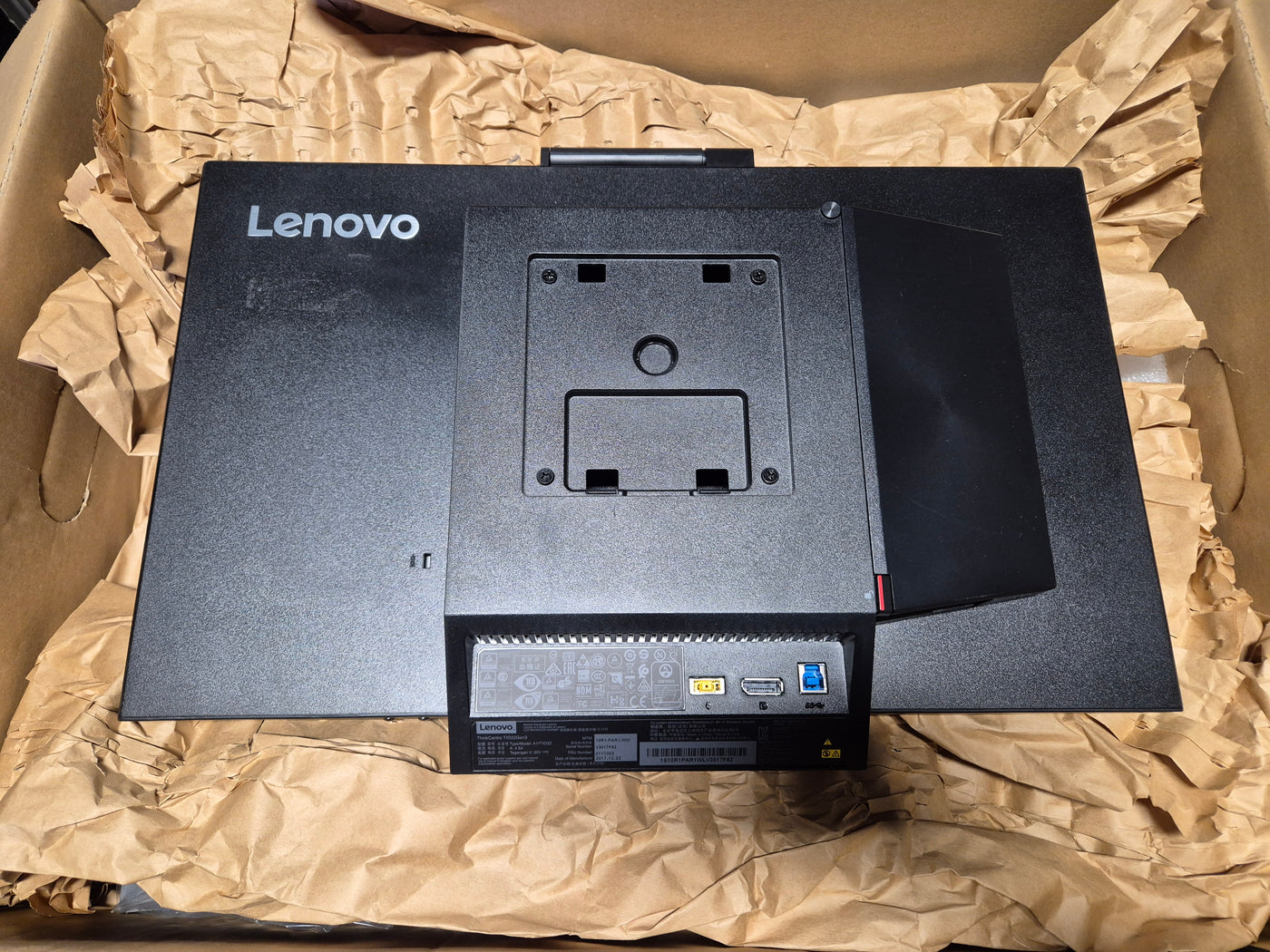 Lenovo ThinkCentre TIO 22 Gen3 Monitor - Type 10R1 DP & 3in1 port w/ stand NO CABLES ( 01YY002 A17TIO22 ) USED