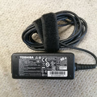 TOSHIBA AC ADAPTER PA5177E-1AC3 IN 240V 1.2A OUT19V 2.37A (PA5177E-1AC3 USED )