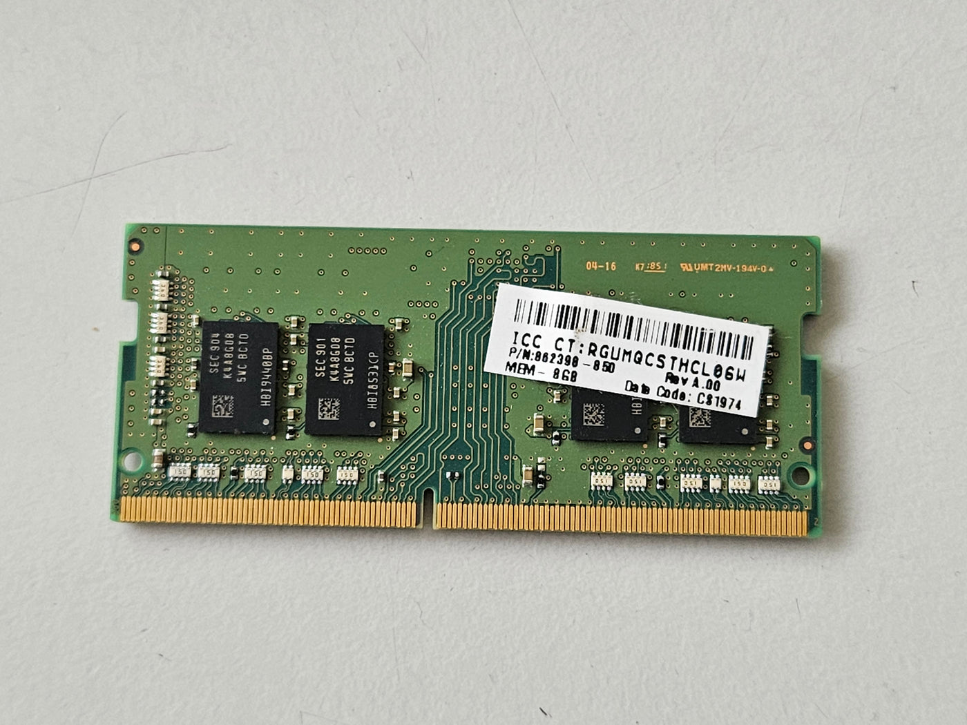 Samsung HP 8GB DDR4-2666MHz PC4-21300 non-ECC Unbuffered CL19 260-Pin SoDimm ( M471A1K43CB1-CTD 862398-850 ) REF