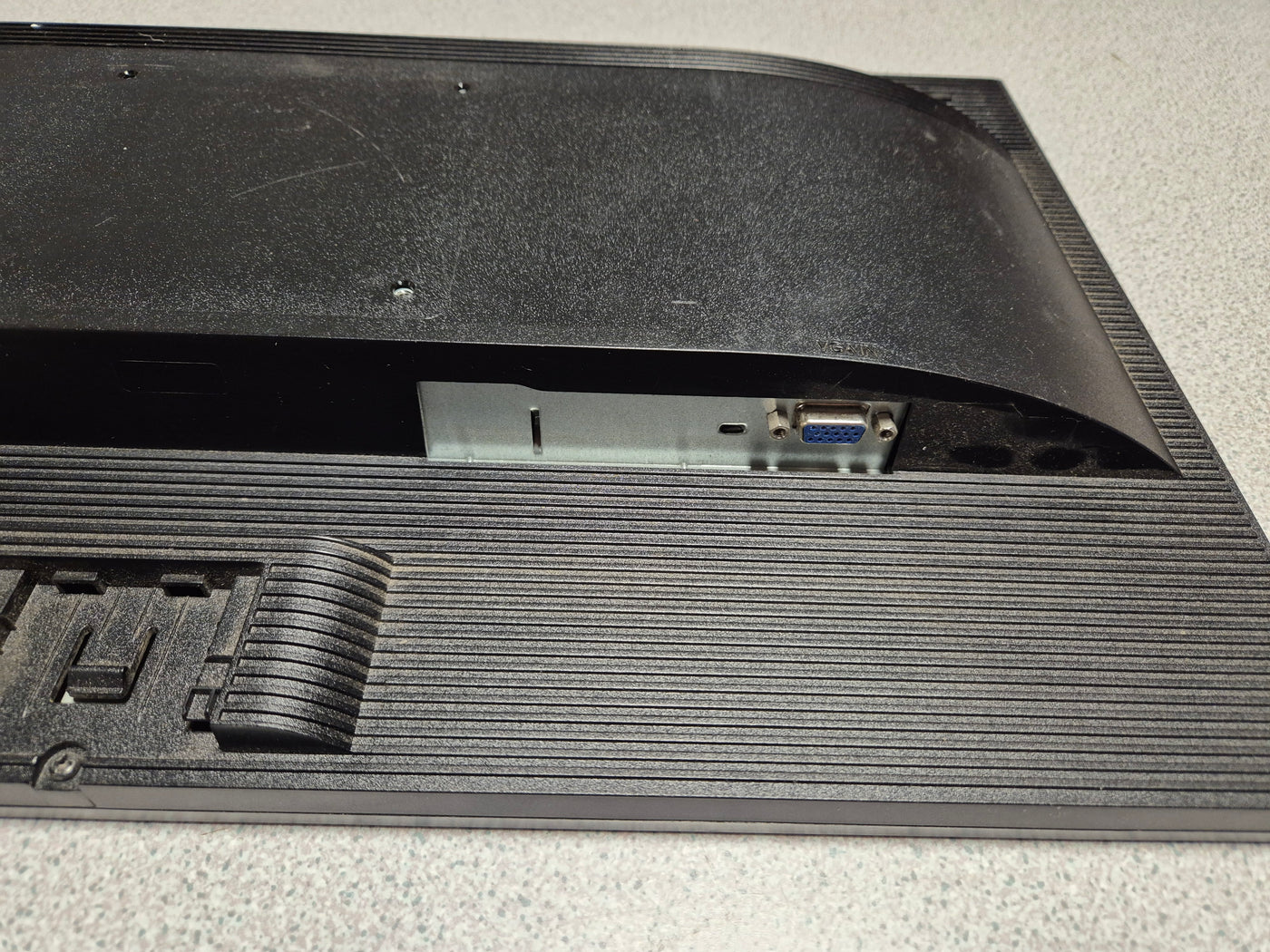 Acer V226HQL 21.5" VGA Full HD Monitor & Stand ( V226HQL Ab UM.WV6EE.A05 ) USED