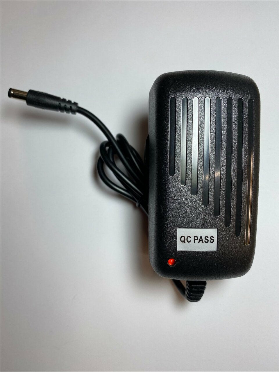 SWITCHING ADAPTER 5V (FJ SW0504000B USED)