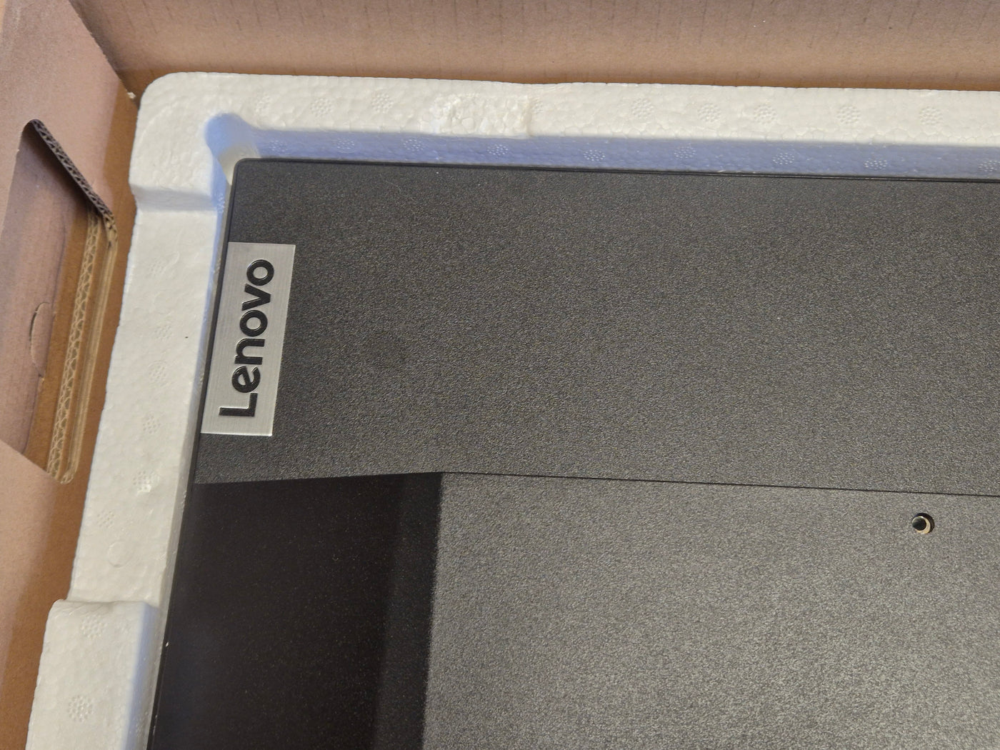 Lenovo ThinkVision S22e-19 21.5” Full HD Monitor - BOXED w/ stand ( 01YY071 ) USED