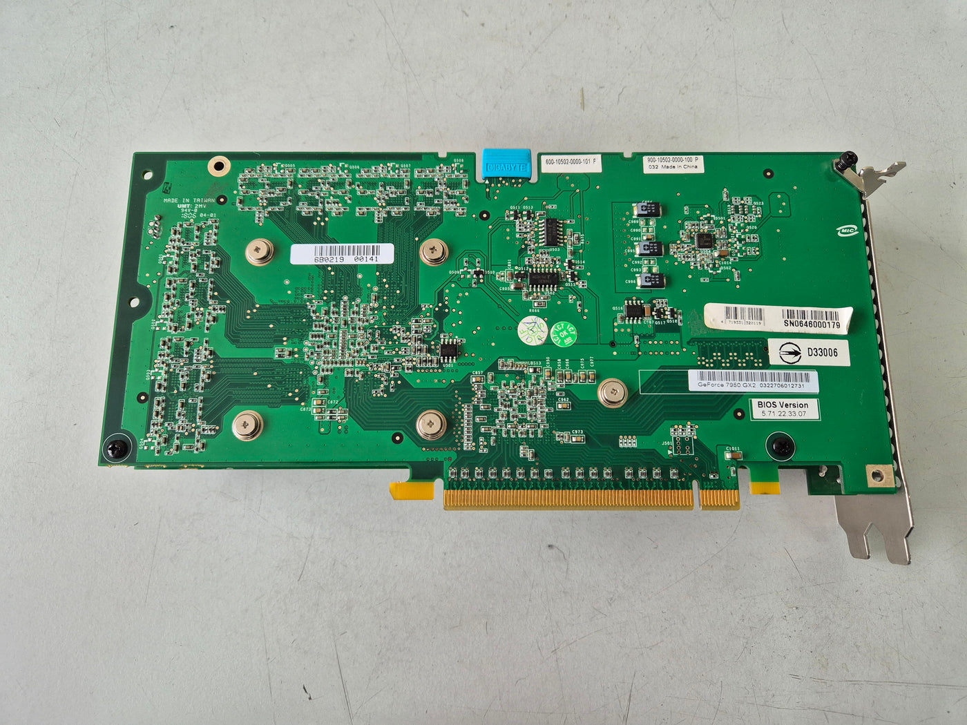 Gigabyte nVidia GeForce 7950 GX2 Graphics Card 1GB GDDR3 PCIe x16 ( GV-3D1-7950-RH ) USED