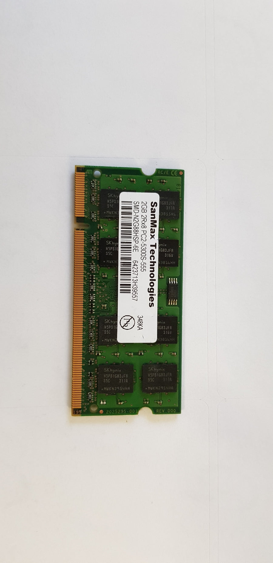 SanMax 2GB PC2 2Rx8 5300S SODIMM MEMORY MODULE (SMD-N2G88HSP-6E)