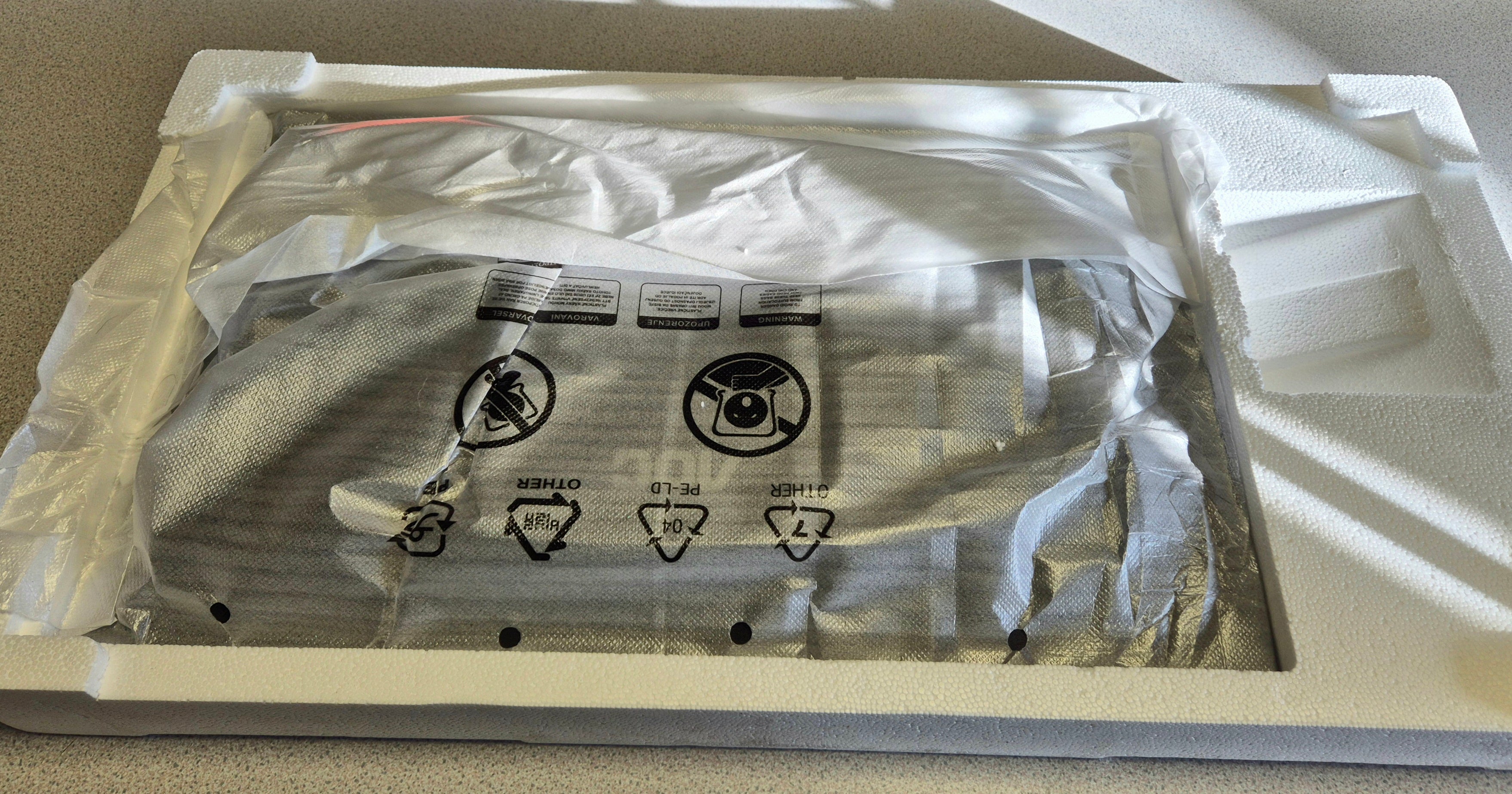 AOC 24P1 24" Full HD Monitor ( HDM1C26BCKACD2E ) USED