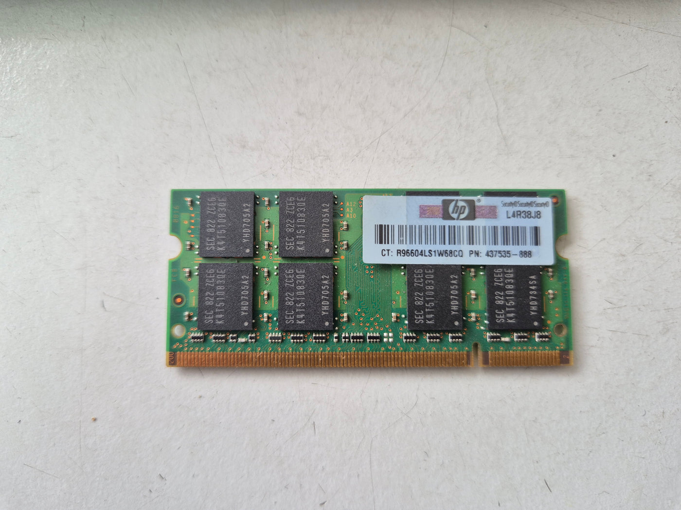 Samsung HP 1GB PC2-5300 CL5 DDR2 667MHz 200-Pin SODIMM ( M470T2953EZ3-CE6 437535-888 ) REF