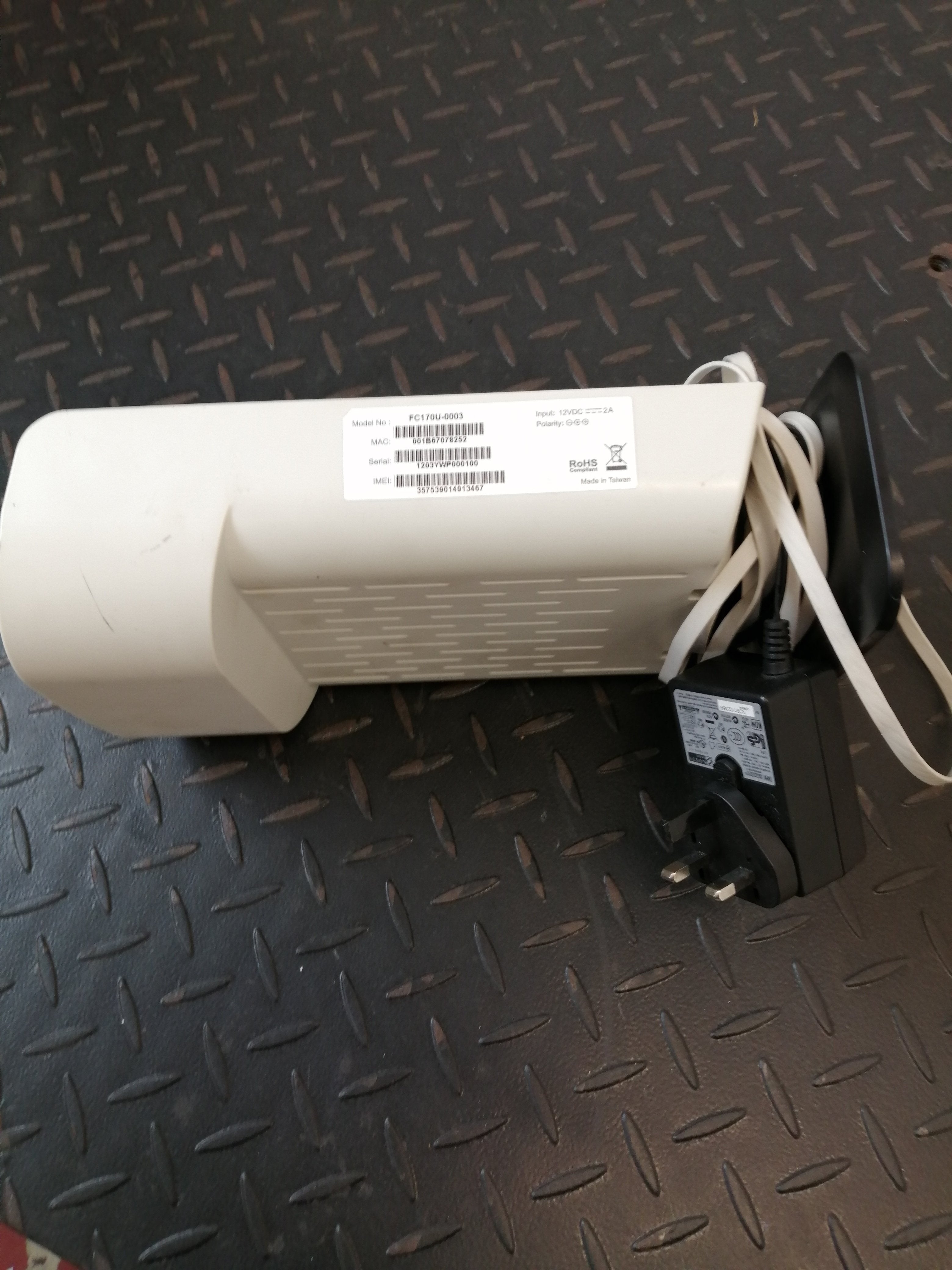 SERCOMM ROUTER 12V DC 2A WITH PSU MODEL NO ( FC170U-0003 USED )