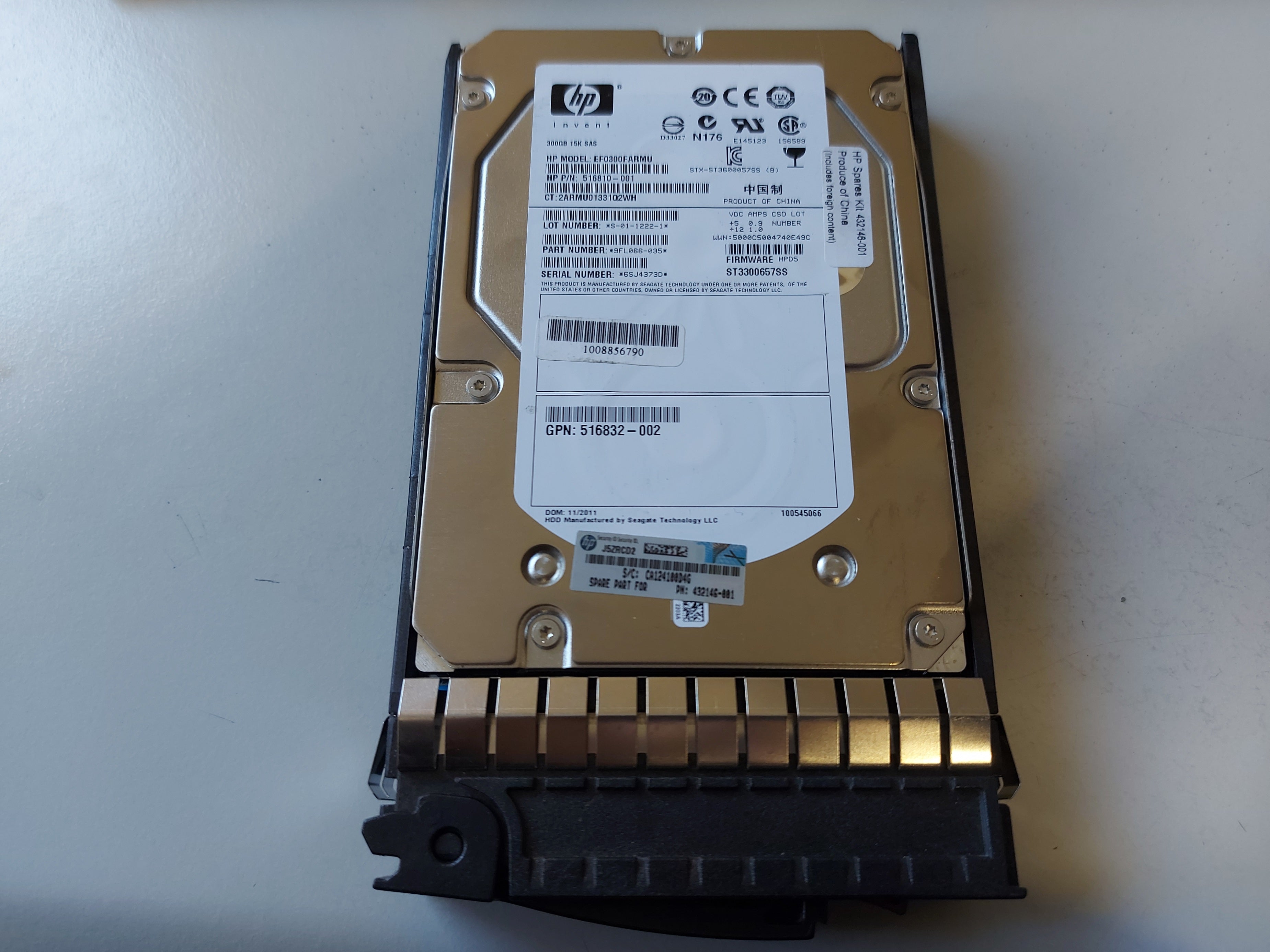 HP Seagate 300GB 15Krpm SAS 3.5in HDD ( 9FL066-035 ST3300657SS 516810-001 EF0300FARMU 516832-002 432146-001 ) REF