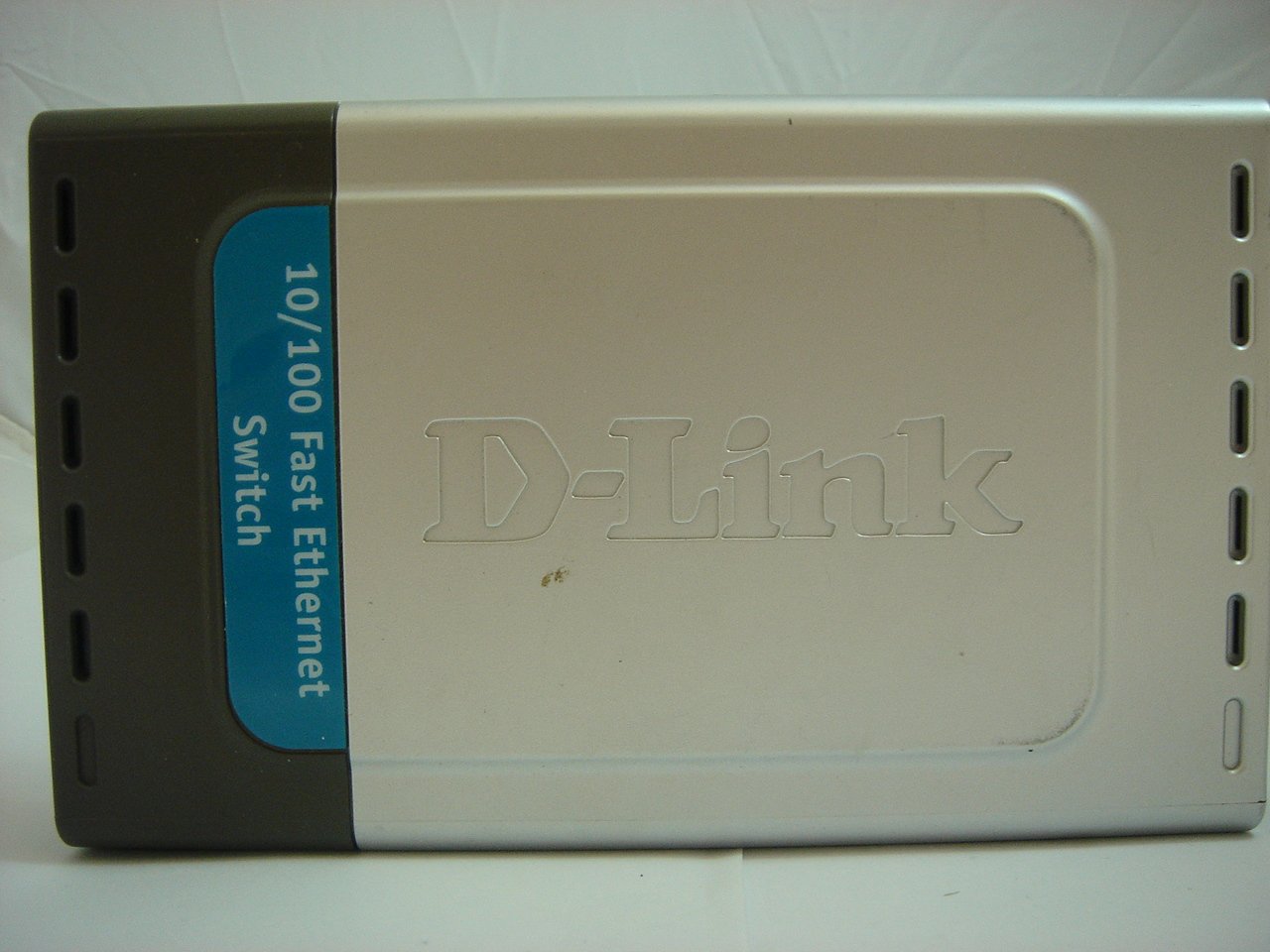 D-Link 8-Port 10/100 Fast Ethernet Switch