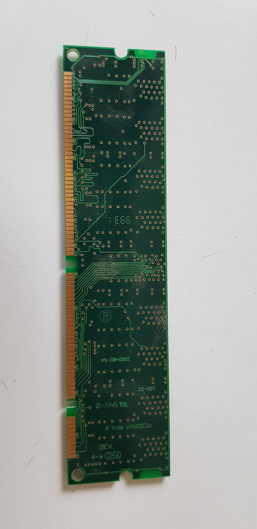 Infineon 64MB PC100 100MHz CL2 168 Pin DIMM Memory Module ( HYS64V8300GU-8-B)