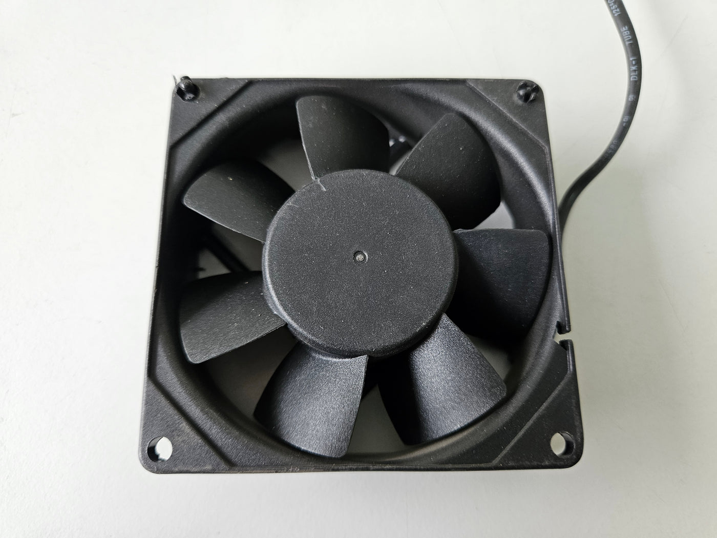 Sunon DC24V 2.9W 80x80x25mm Brushless Fan ( KDE2408PTB1-6 ) USED