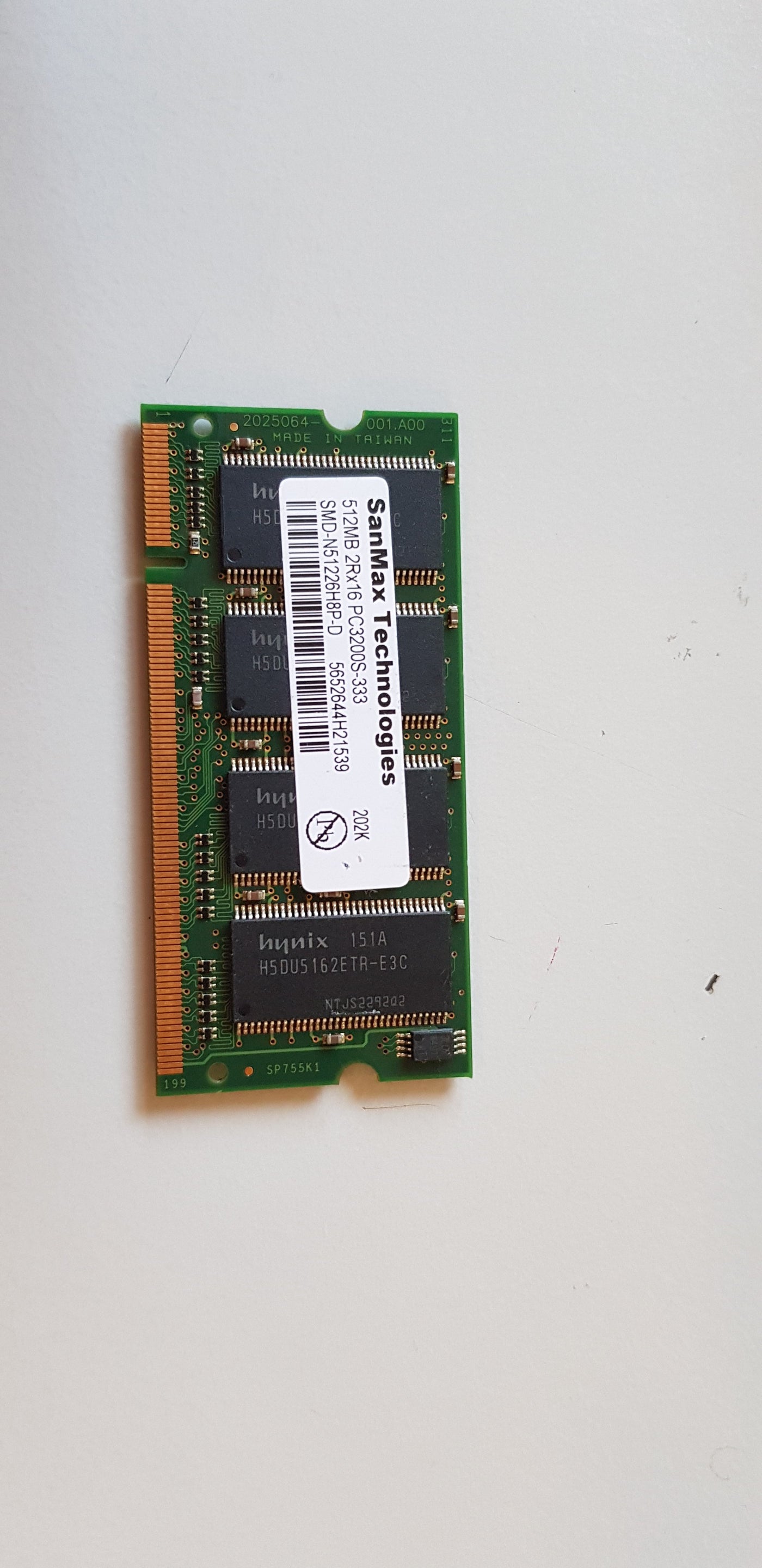 SanMax 512MB 2Rx16 PC3200S SODIMM Module ( SMD-N51226H8P-D ) REF