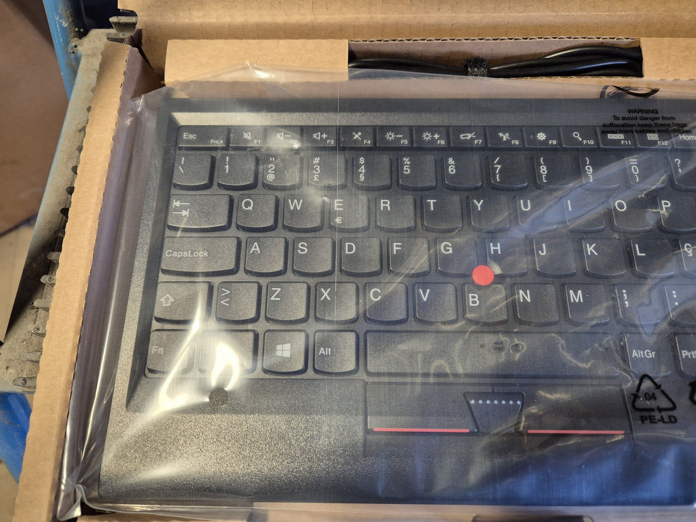 Lenovo KT-1255 ThinkPad Compact Bluetooth Keyboard w/ trackpoint - Portuguese ( 4Y40U90593 ) NEW