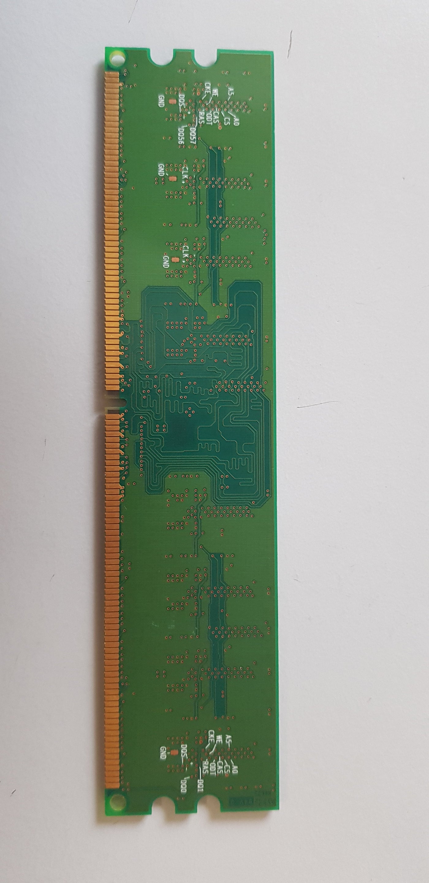 Infineon (Qimonda) 512MB PC2-5300 DDR2-667MHz non-ECC Unbuffered CL5 240-Pin DIMM Single Rank Memory Module(HYS64T64000HU-3S-B)