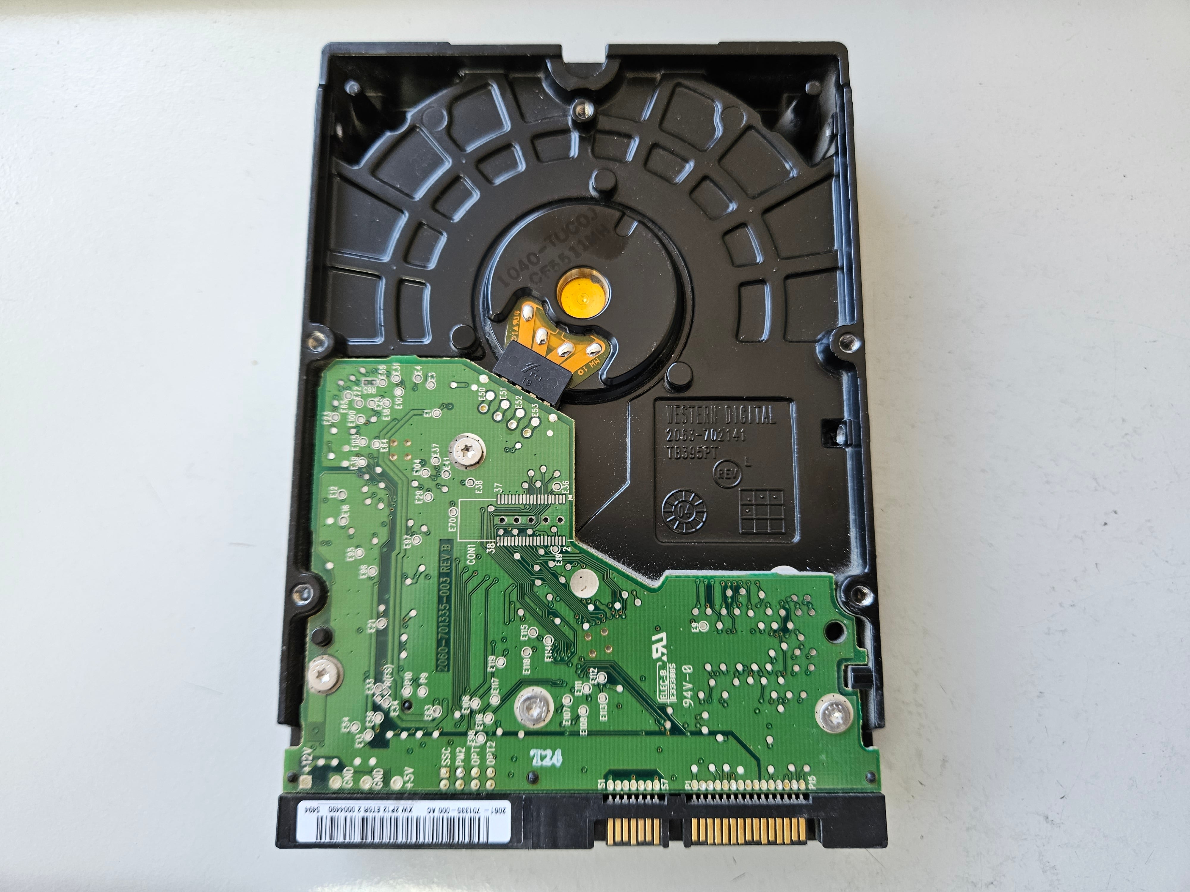 Western Digital HP 40GB SATA 7200rpm 3.5in HDD ( WD400 WD400BD-60LTA0 365555-001 381647-001 ) REF