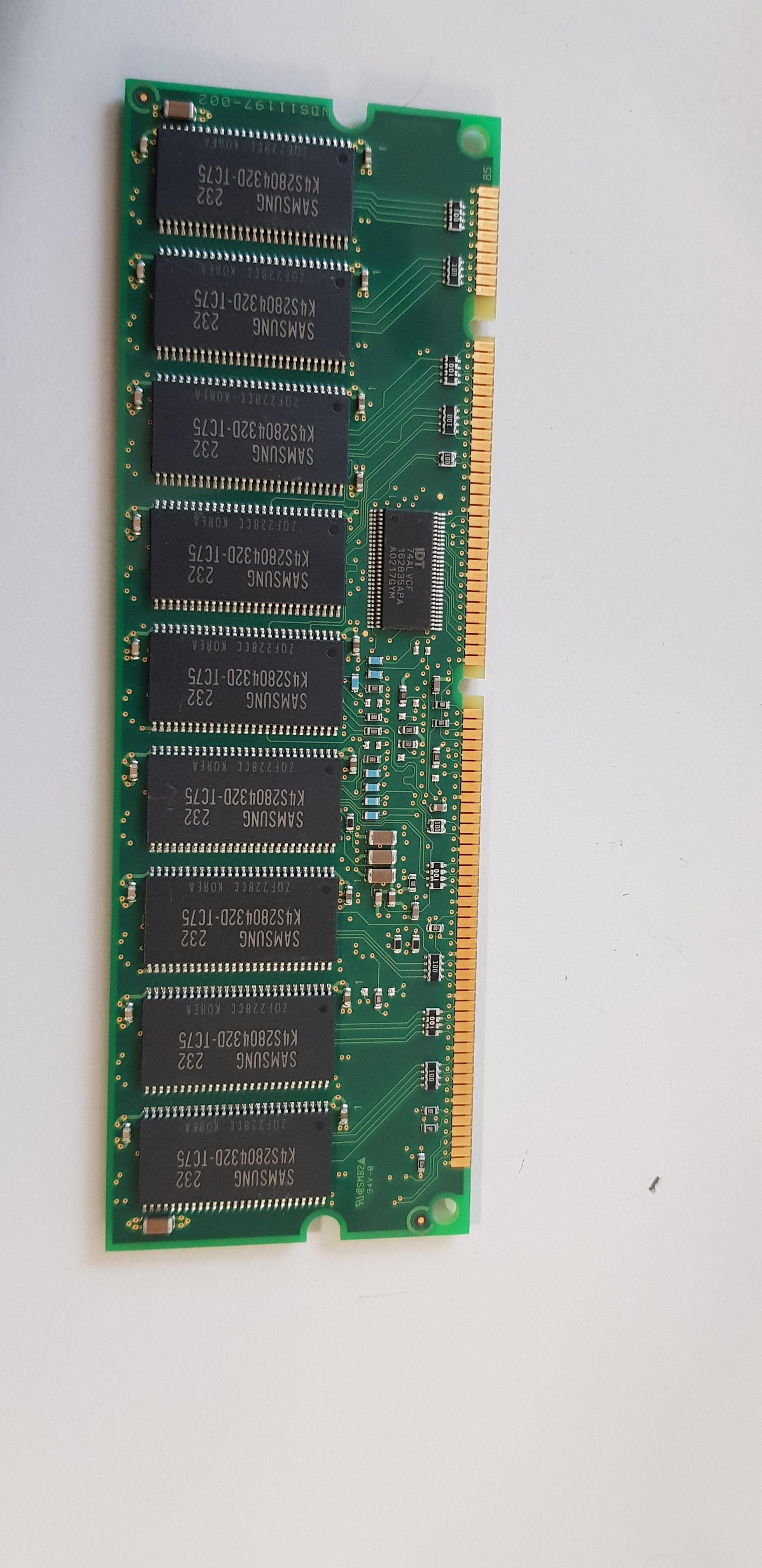 Samsung 256MB SDRAM Registered ECC PC-133 133Mhz Server Memory ( M390S3320DT1-C7A ) REF