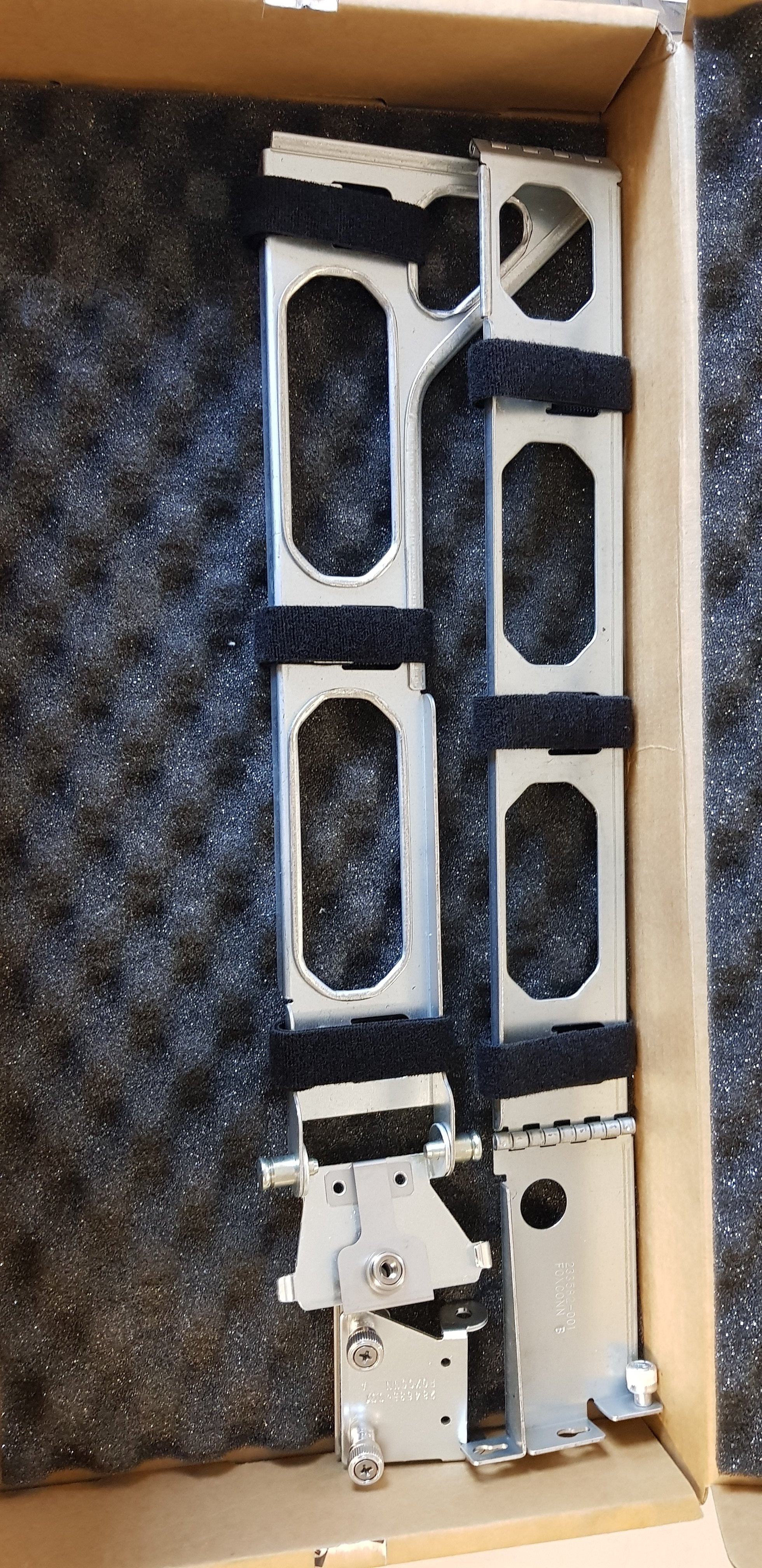 Compaq Comp. CBL MGMT ARM DL580G2 ALL ( 289294-B21 ) (Discontinued by Manufacturer)